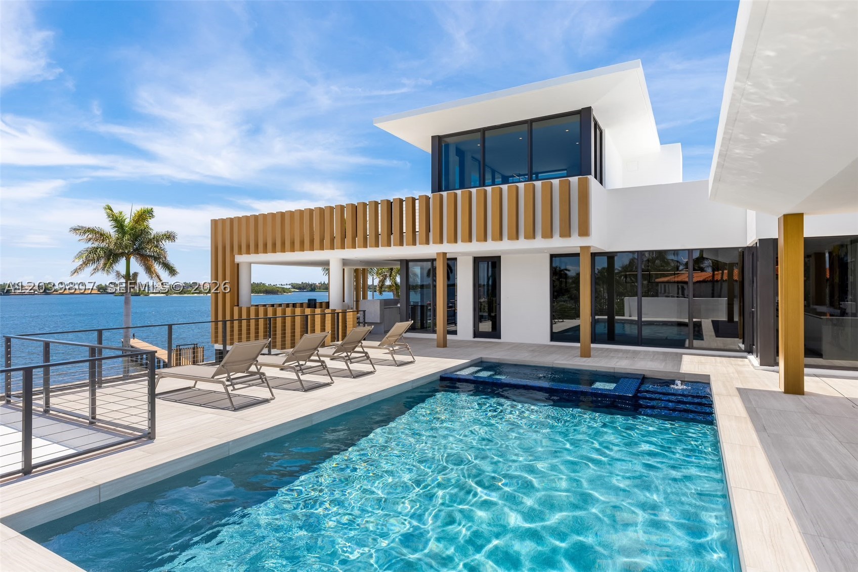 BEACH SHORES - Residential