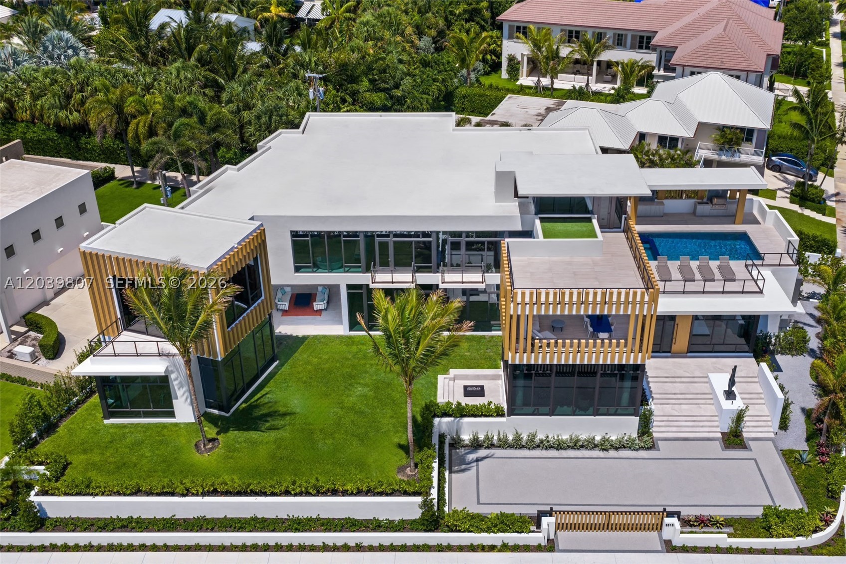 BEACH SHORES - Residential