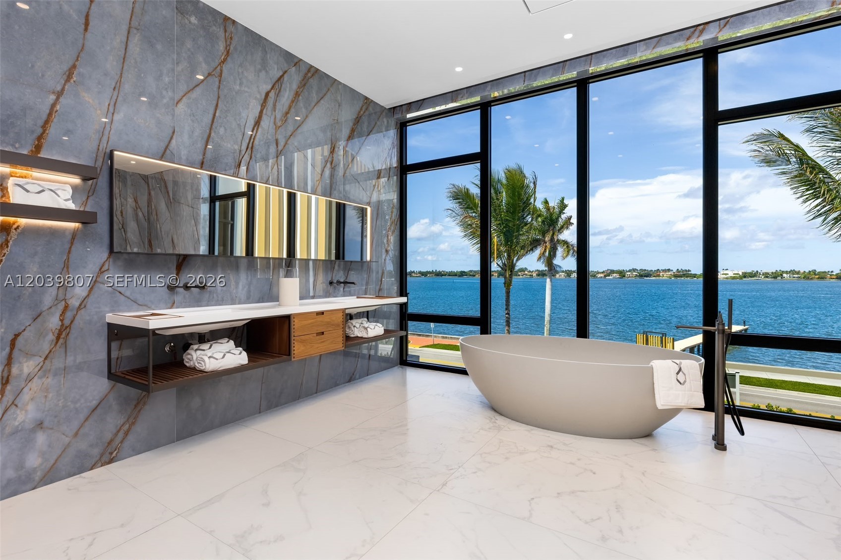 BEACH SHORES - Residential