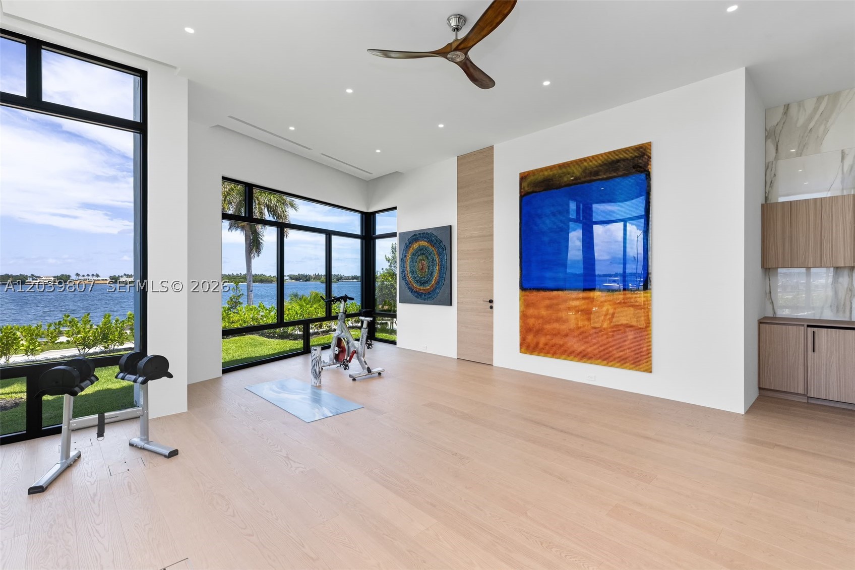 BEACH SHORES - Residential