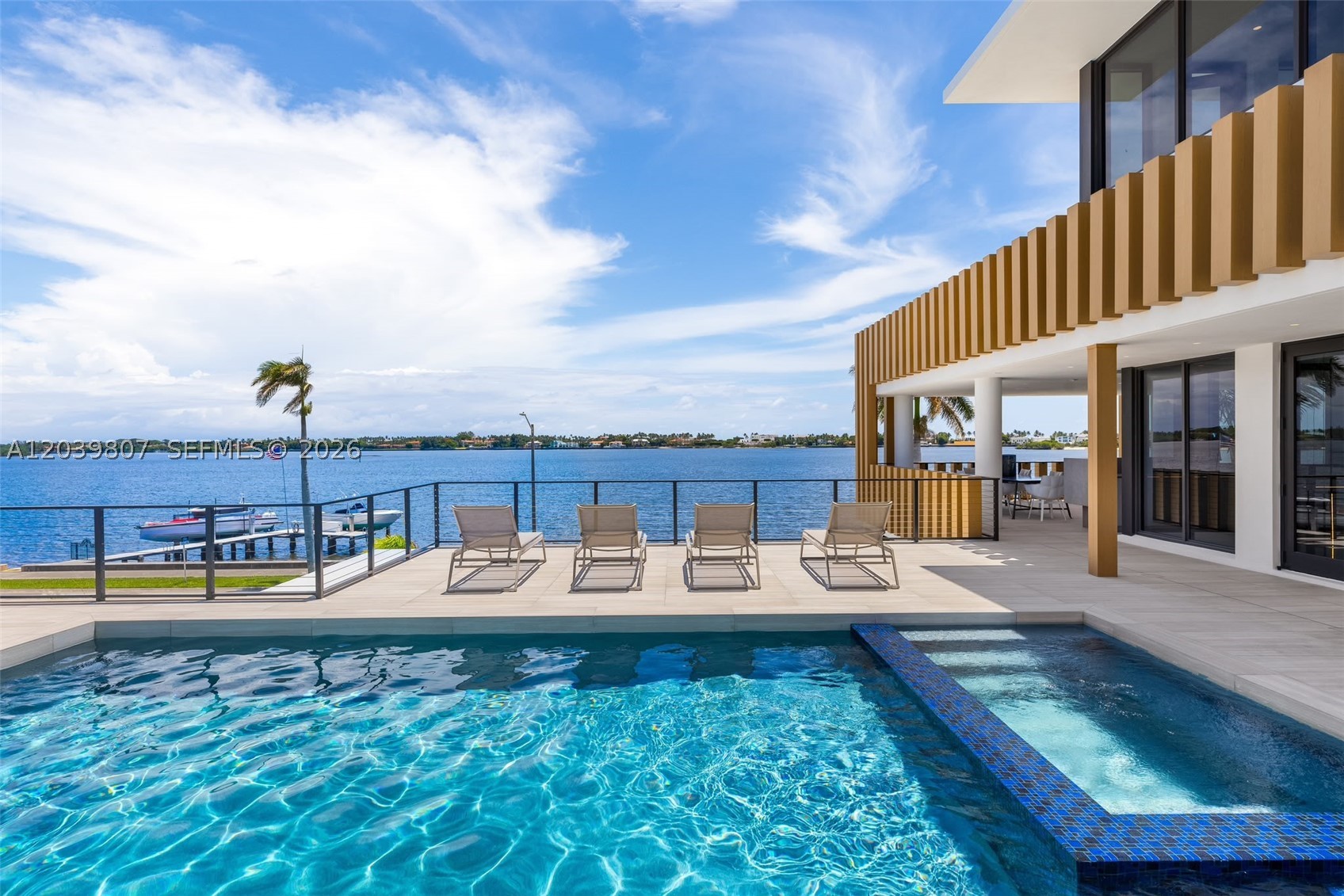 BEACH SHORES - Residential