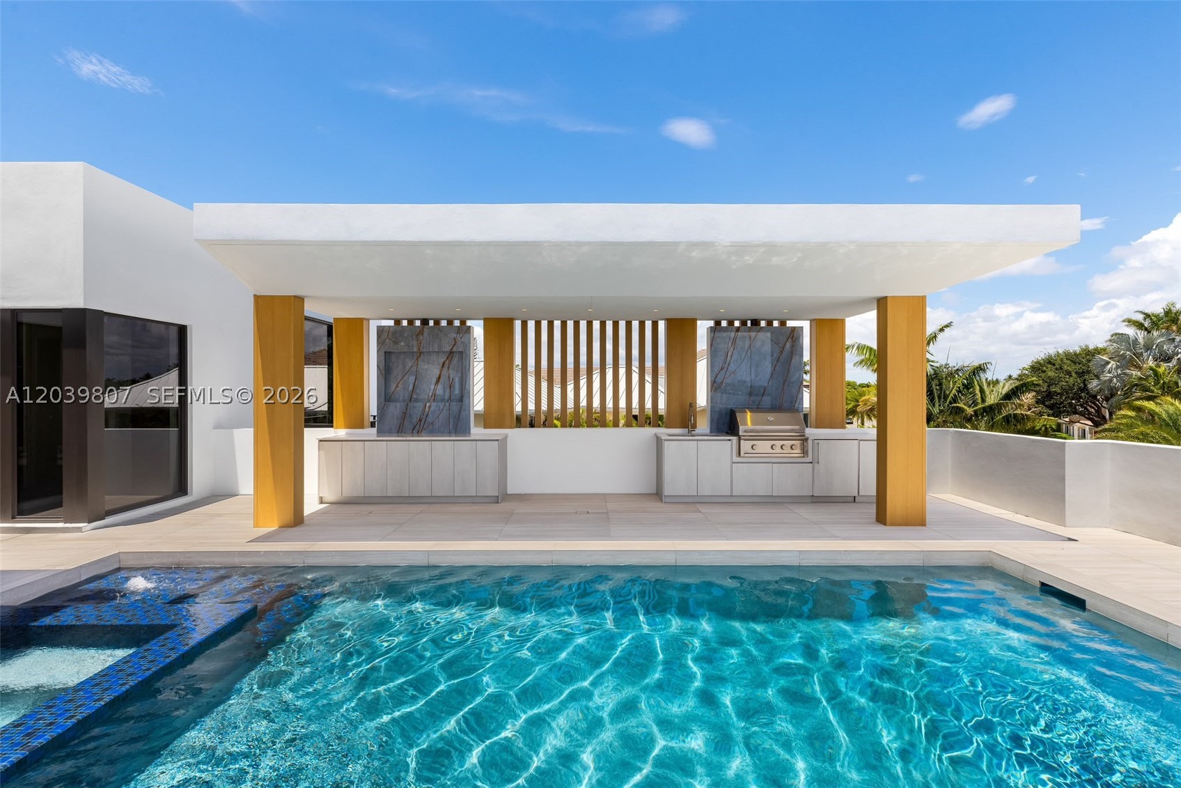BEACH SHORES - Residential