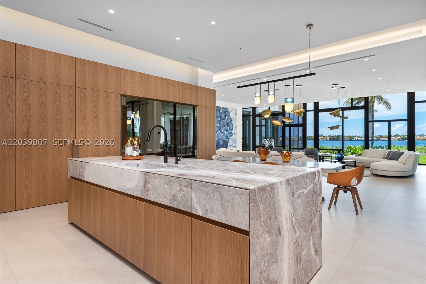 BEACH SHORES - Residential