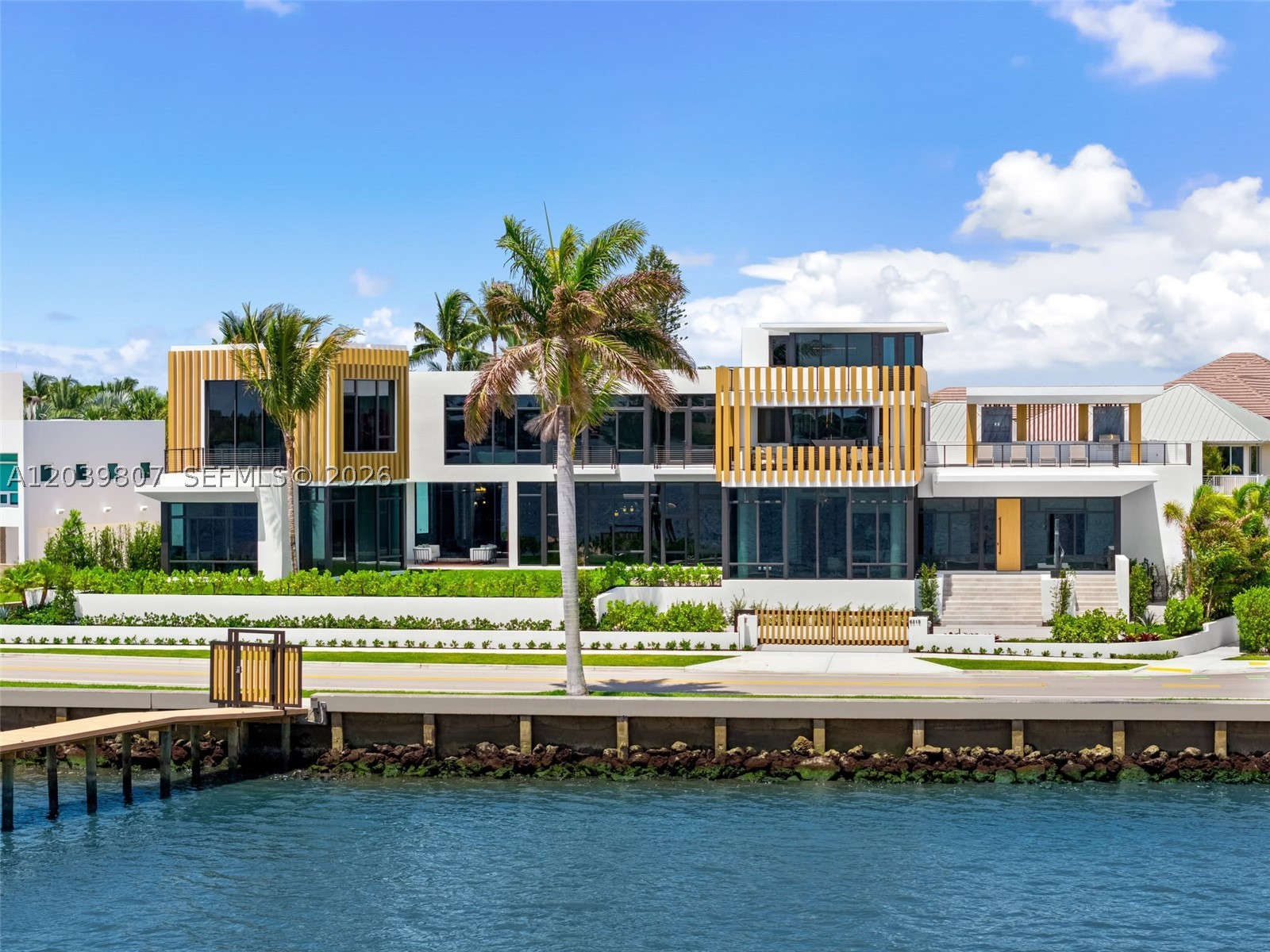 BEACH SHORES - Residential