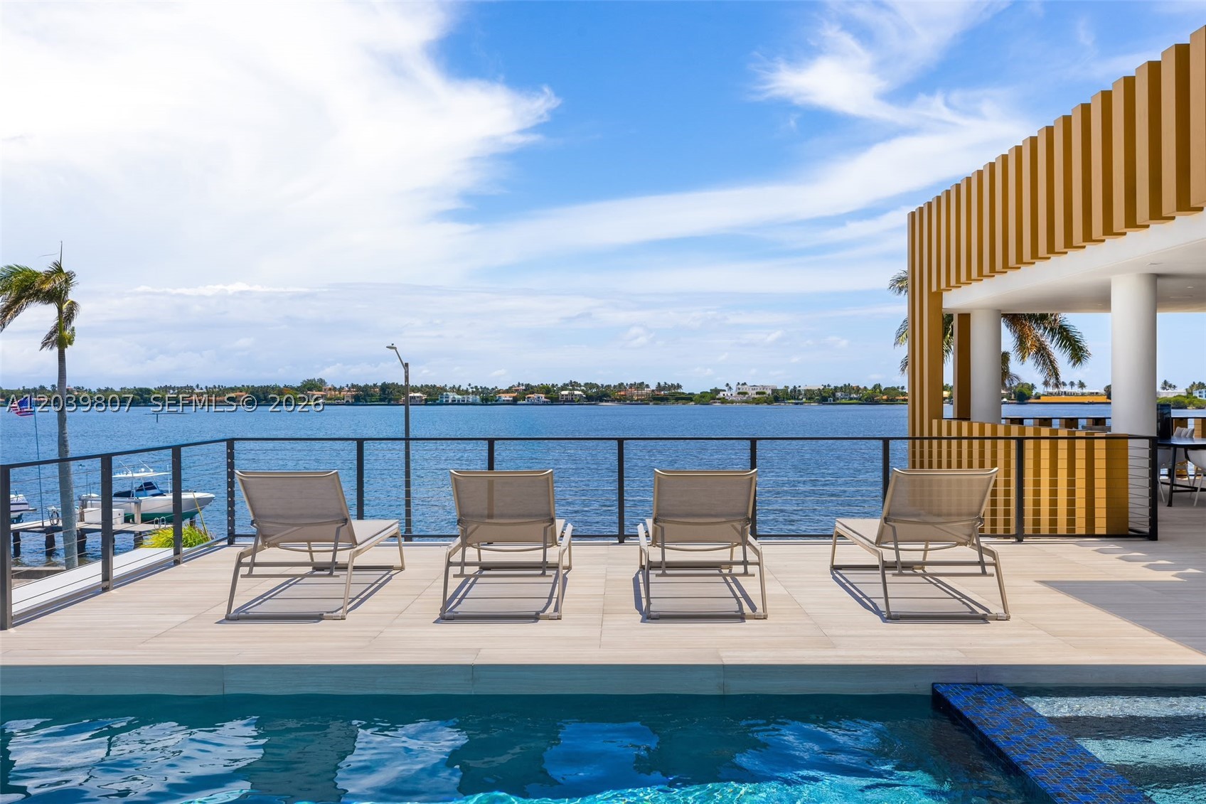BEACH SHORES - Residential