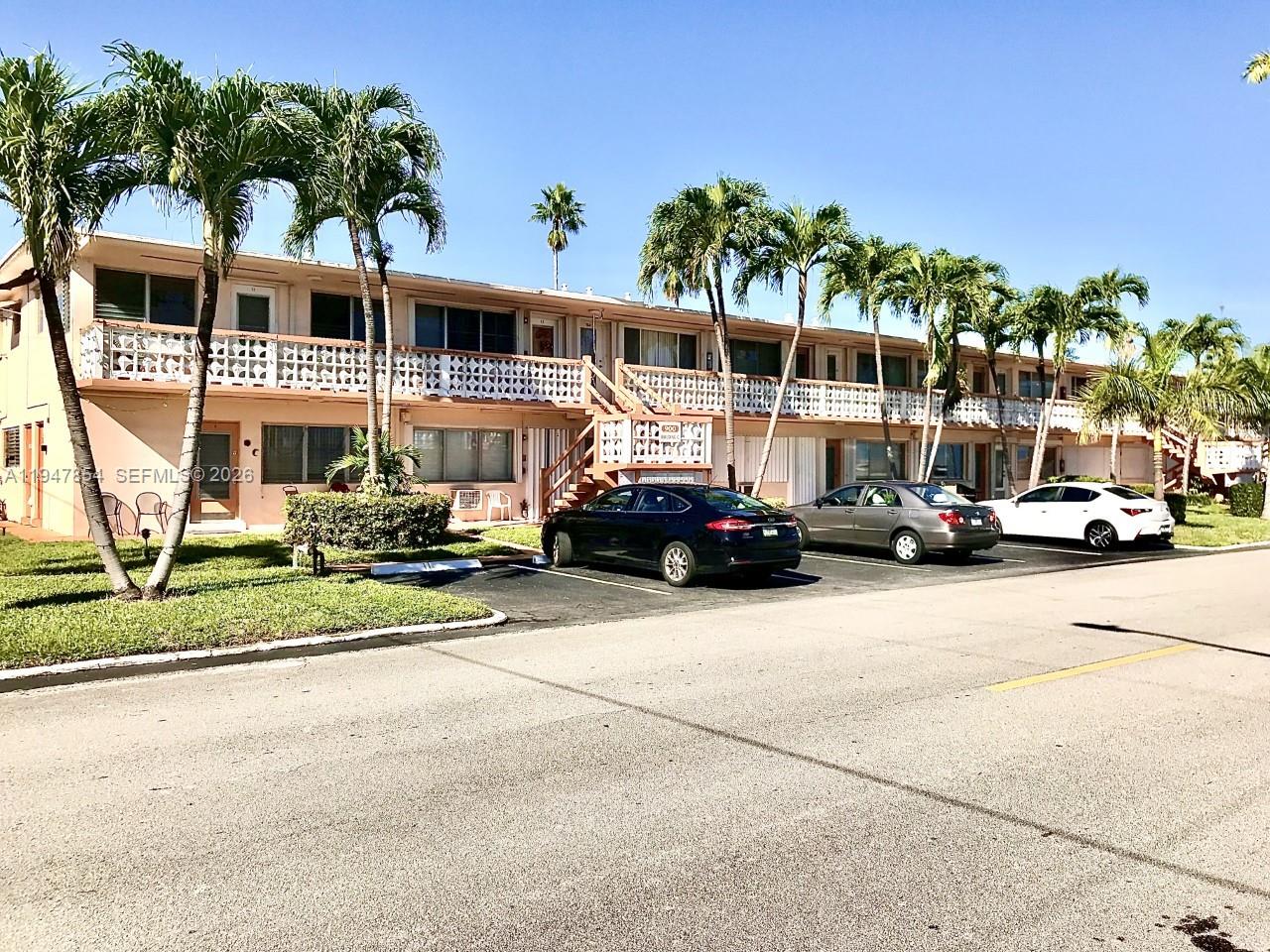 BEAUTIFUL ONE BATH ONE BEDHROOM UNIT, Rolen lake gardens community has a lot to offer! Convenient, comfortable, and located close to everything! Sit in the garden area and enjoy the beautiful South Florida weather. Close to Fort Lauderdale Airport & Miami International Airport, all major highways, Aventura Mall, beaches, Top Golf, Gulf Stream Park Racing & Casino, Hard Rock Hotel & Casino, Plenty of restaurants, shopping, and more!! heated pool, BBQ, shuffleboard, bocce, pedal boat, gym, and an active clubhouse with tons of community activities. Low Taxes and Maintenance Fee. Must See!