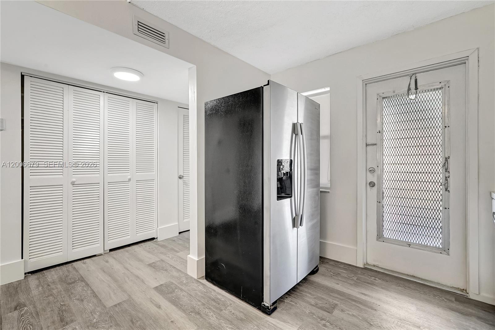 HILLCREST COUNTRY CLUB AP - Residential