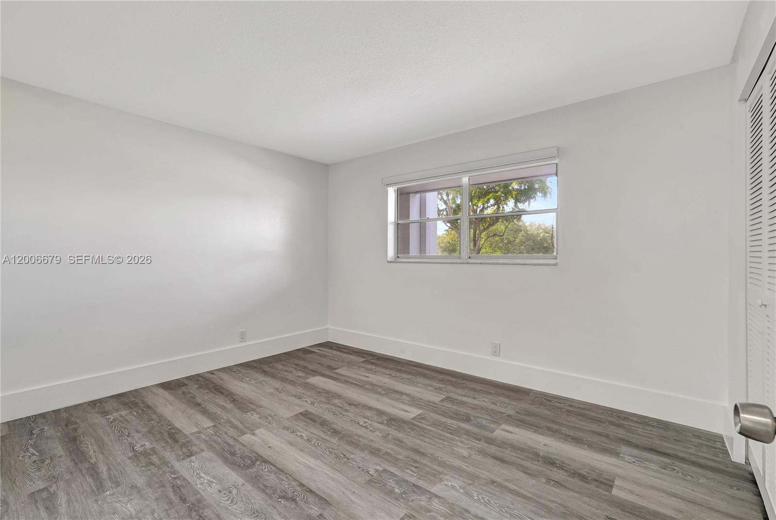 HILLCREST COUNTRY CLUB AP - Residential