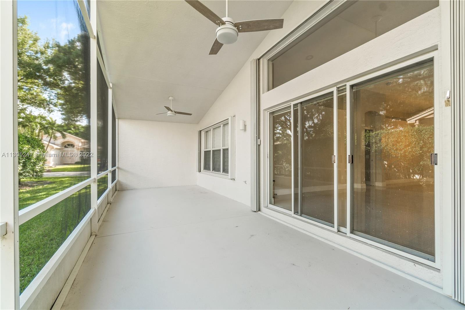 VALENCIA LAKES - Residential