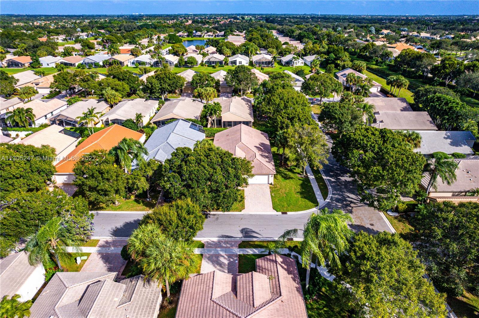 VALENCIA LAKES - Residential