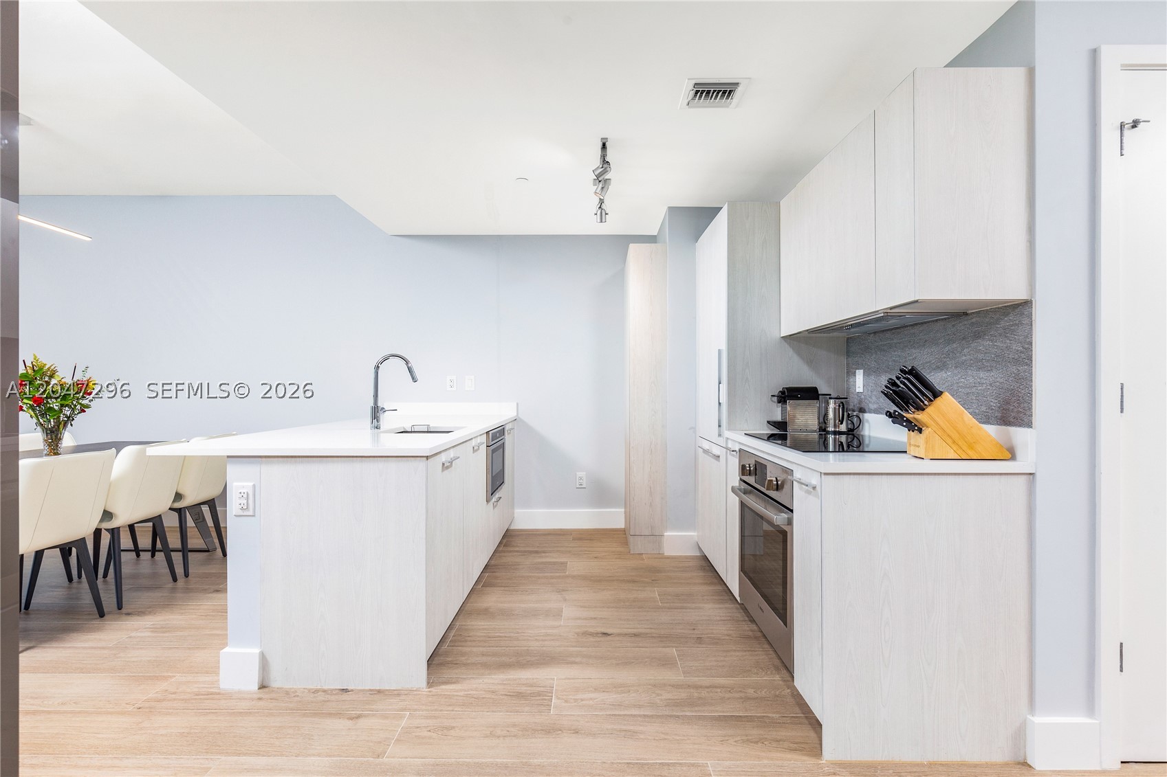 PARAISO BAYVIEWS CONDO - Residential Lease