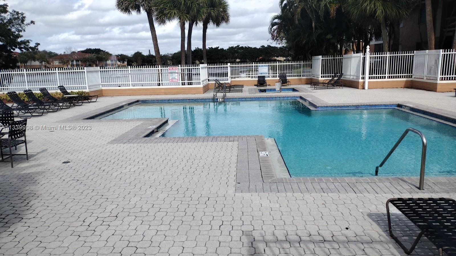 Beautifully decorated and remodeled 1 bedroom condo in sought after Jacaranda. The Collanades is the perfect place to enjoy all of Jacaranda's amenities including their award winning parks rec areas and swimming facilities. Nestled in the heart of Jacaranda affluent neighborhoods you can get to anywhere in Broward County in just minutes and avoid the hustle and bustle living in the city. Perfect for the up and coming executive, or student attending the nearby colleges and universities. Hurry, this one will go fast!