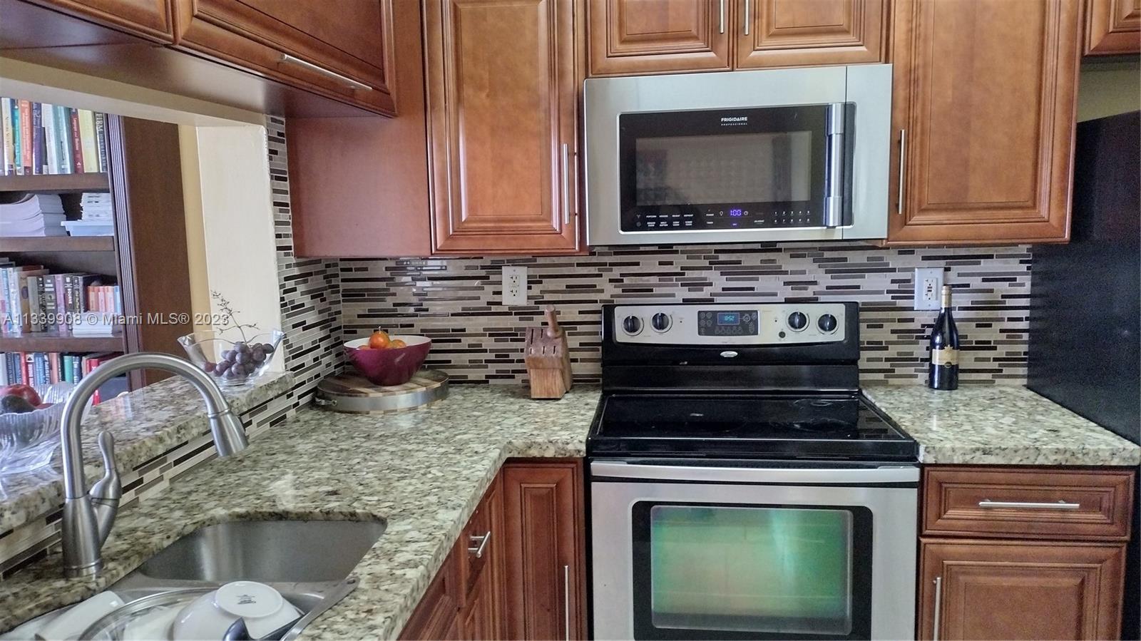 COLONNADES CONDO - Residential Lease