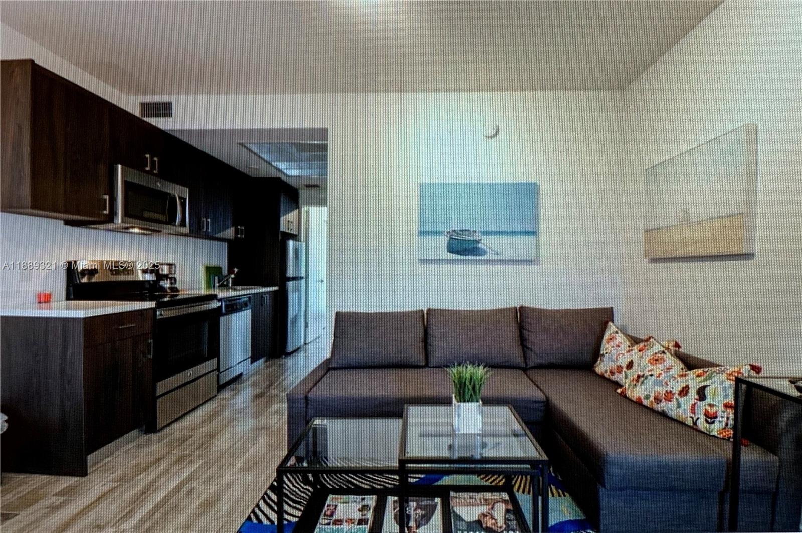 1035 EUCLID CONDO - Residential Lease