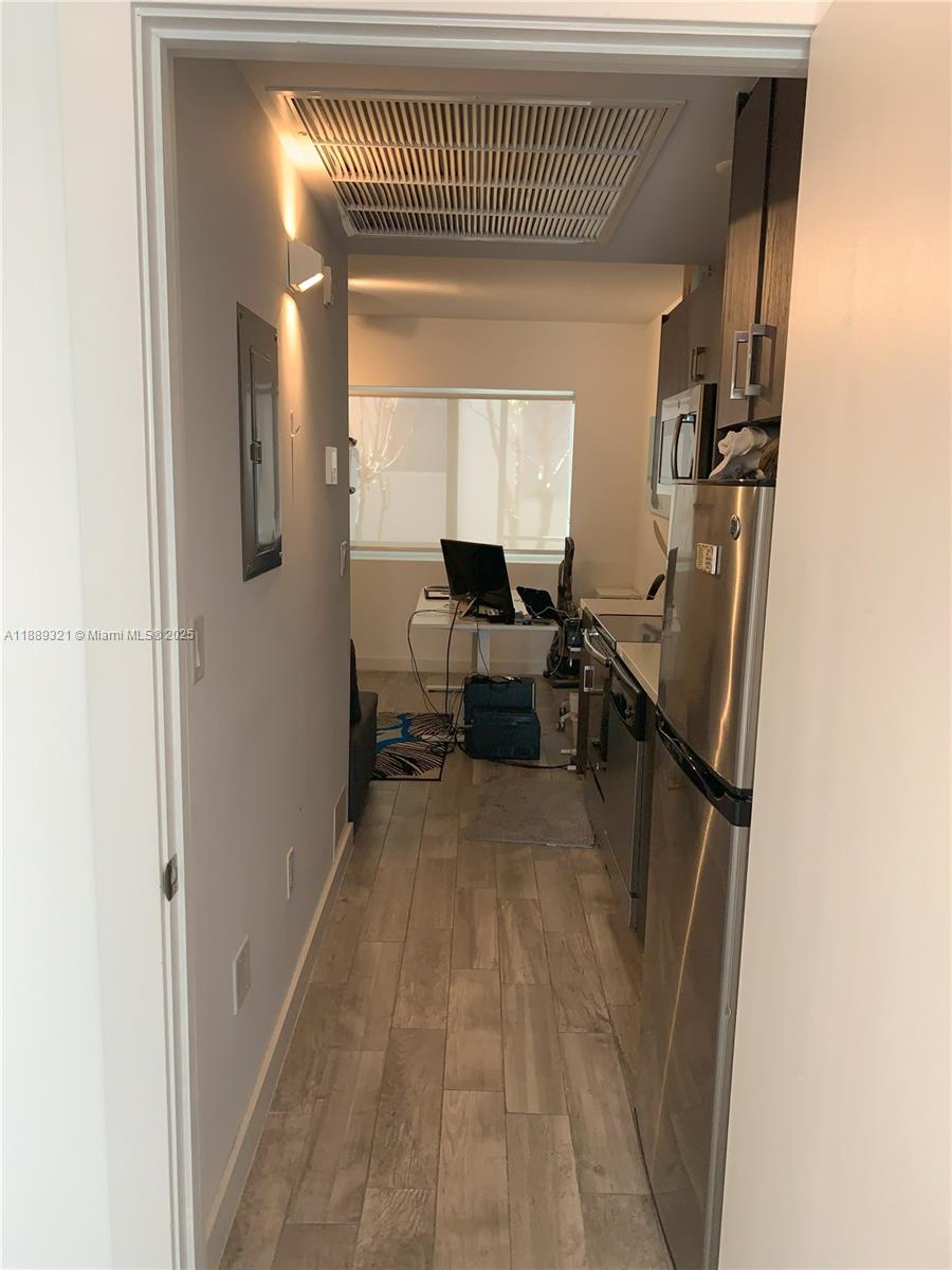 1035 EUCLID CONDO - Residential Lease