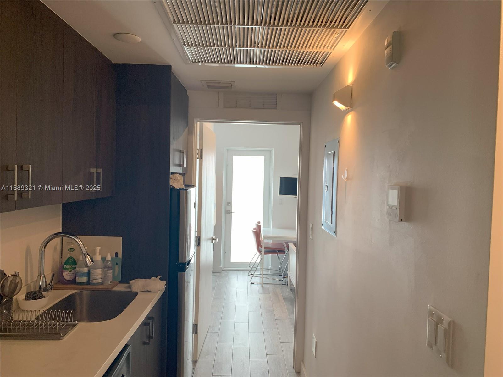 1035 EUCLID CONDO - Residential Lease