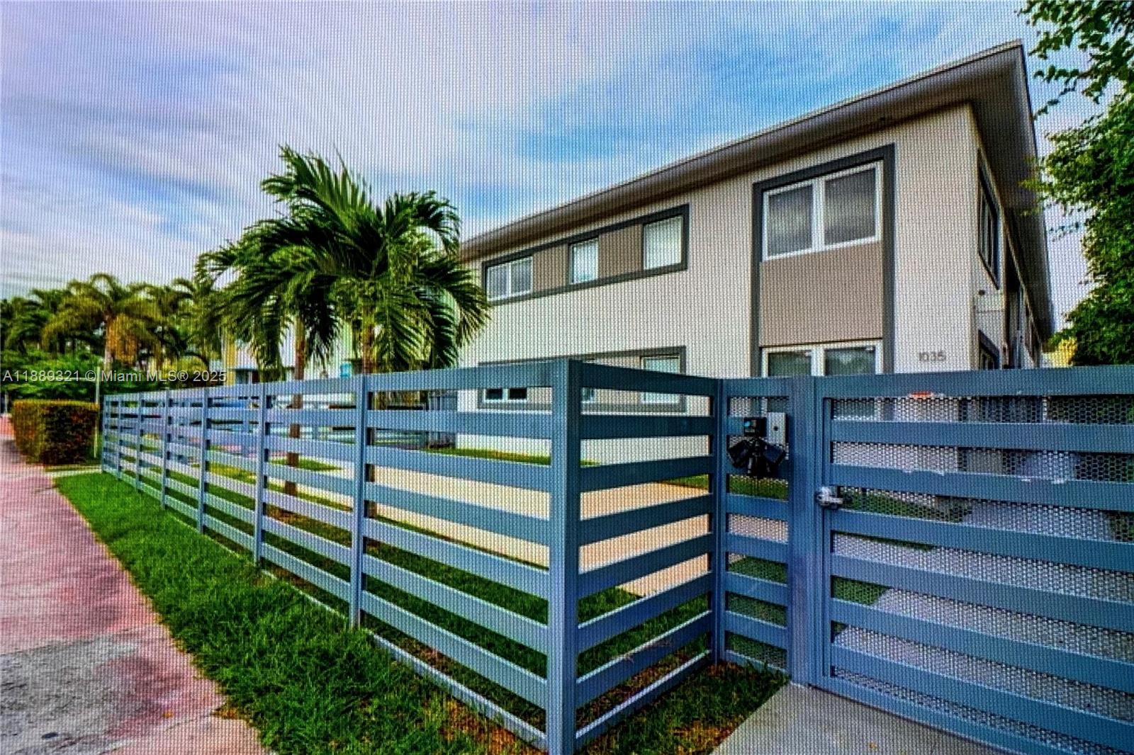1035 EUCLID CONDO - Residential Lease