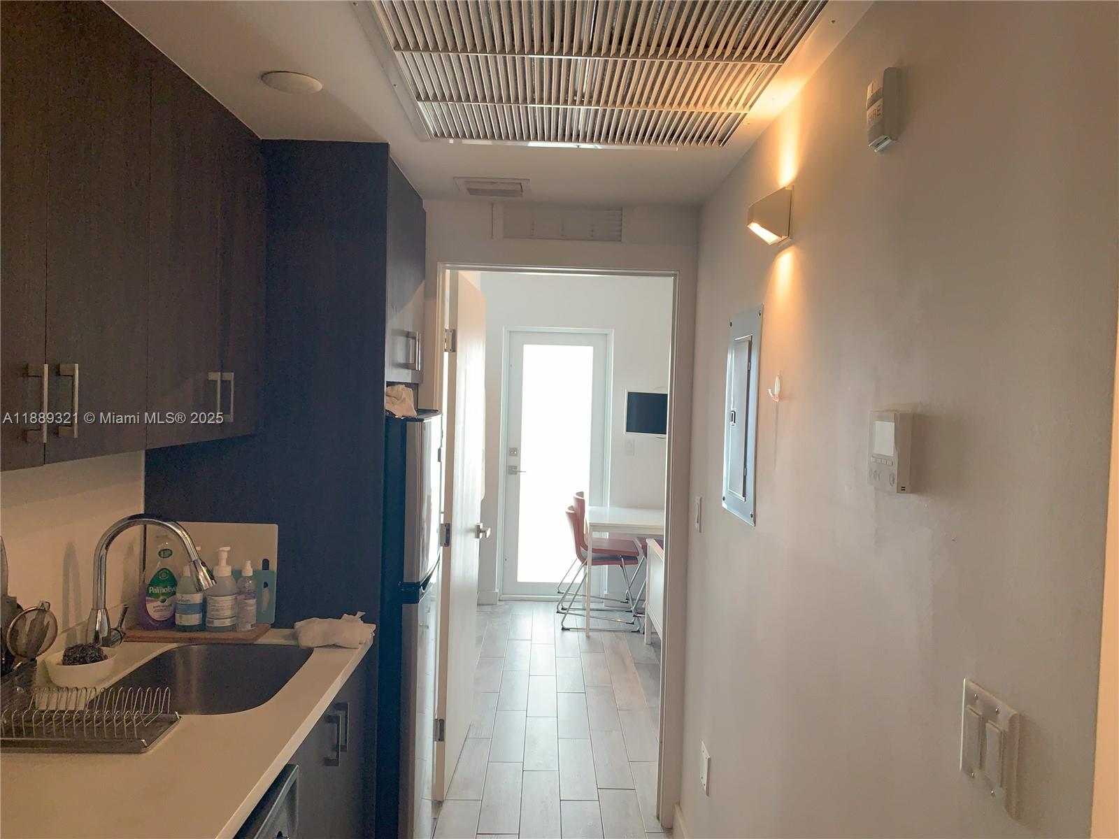 1035 EUCLID CONDO - Residential Lease
