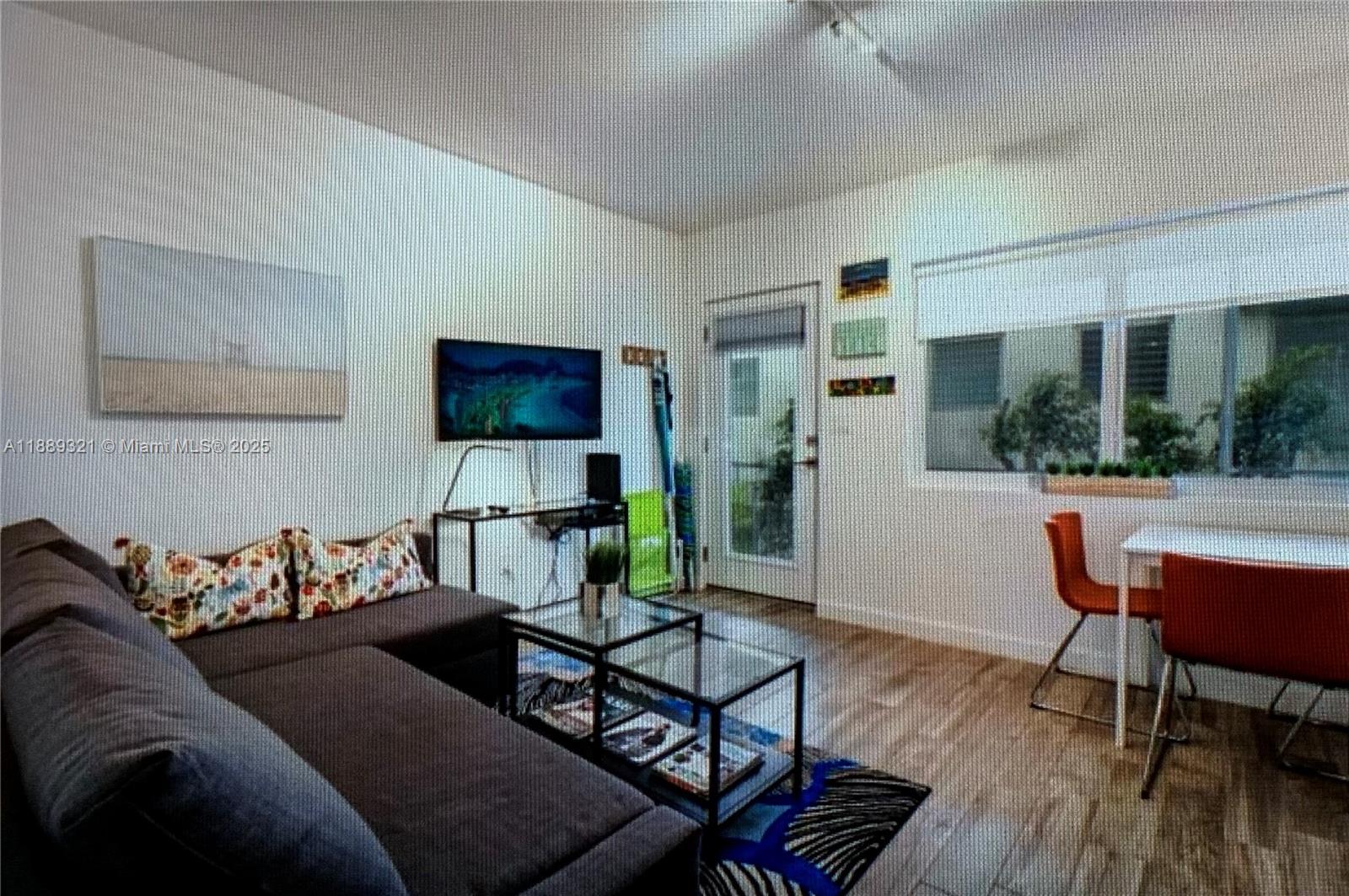 1035 EUCLID CONDO - Residential Lease
