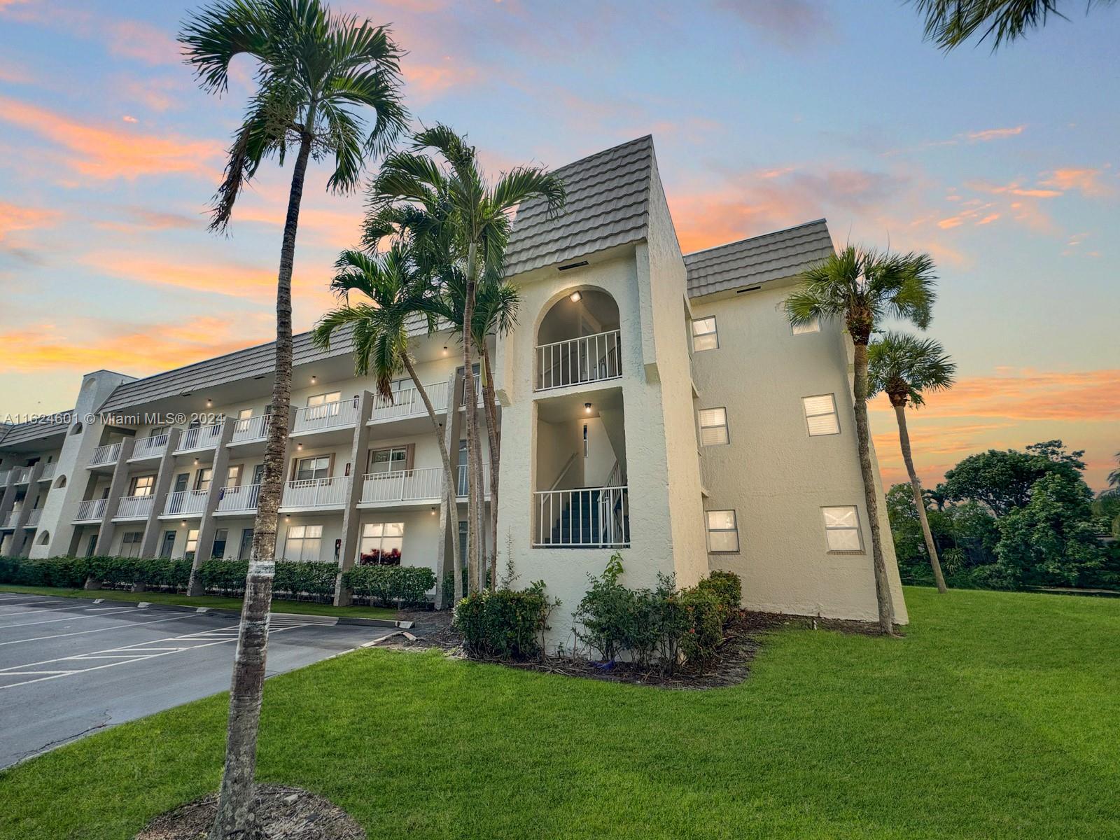 LARGE 2 BEDROOM, 2 BATHROOM CONDO IN THE 55+ COMMUNITY OF SUNRISE LAKES. ENJOY TILE THROUGHOUT WITH A NEUTRAL COLOR PALETTE.  INDULGE IN BREATHTAKING WATER VIEWS FROM THE SUNROOM. LARGE PRIMARY SUITE FITS A KING SIZE BED. SUNRISE LAKES OFFERS SPECTACULAR AMENITIES & ACTIVITIES INCLUDING: POOL, TENNIS, FITNESS CENTER, GOLF COURSE, BINGO, BILLIARD ROOM, LIBRARY, MOVIES, DINNERS/SHOWS, & TRANSPORTATION. NEAR TOP NOTCH MEDICAL FACILITIES, SHOPPING, RESTAURANTS, INT'L AIRPORTS, HIGHWAYS & BEAUTIFUL BEACHES!