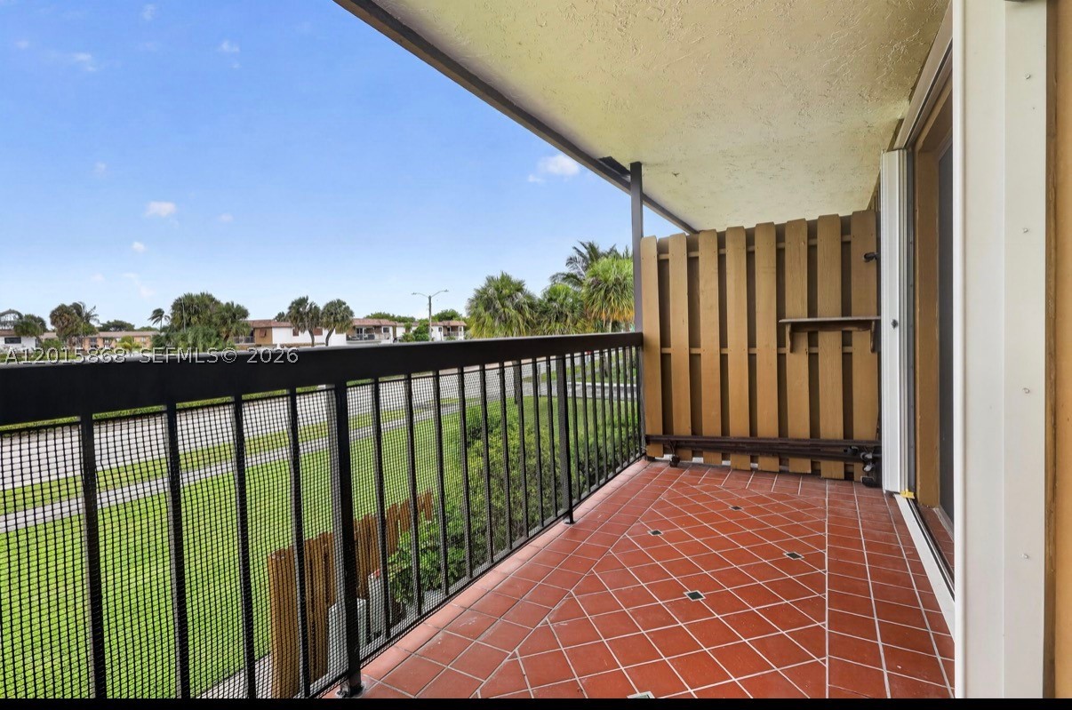 WOODS LANDING CONDO PH I - Residential