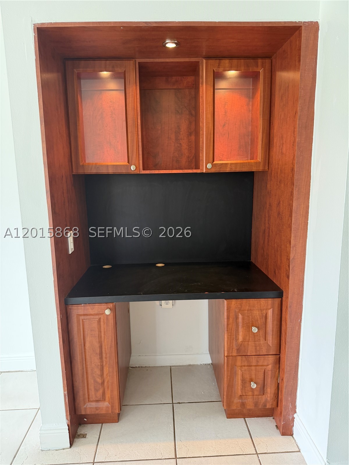 WOODS LANDING CONDO PH I - Residential