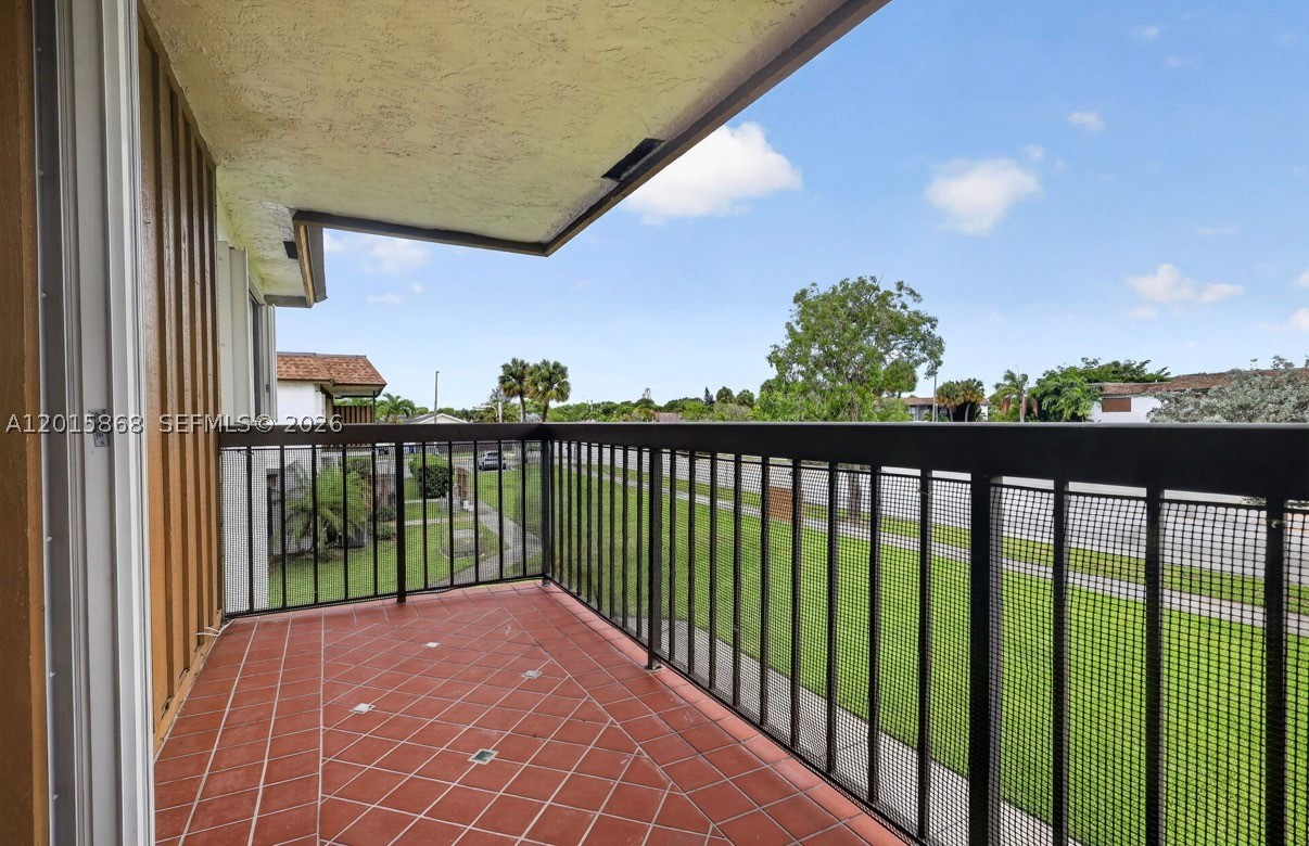 WOODS LANDING CONDO PH I - Residential