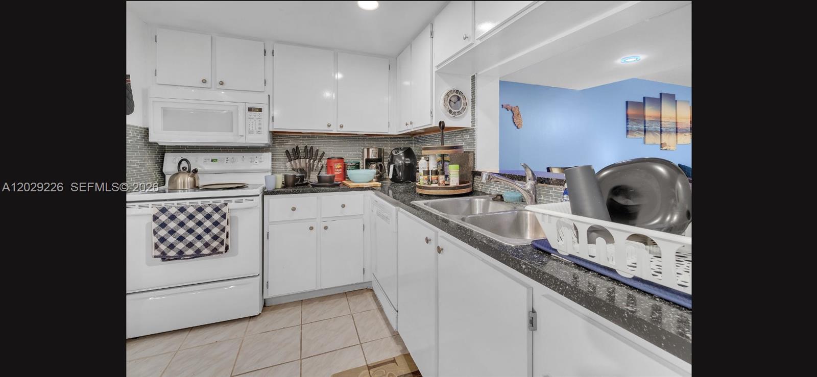 WELLEBY UNIT SEVEN - Residential