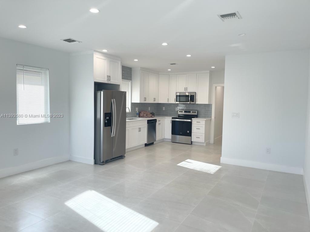 TAMIAMI ACRES PLAN 2 - Residential Lease