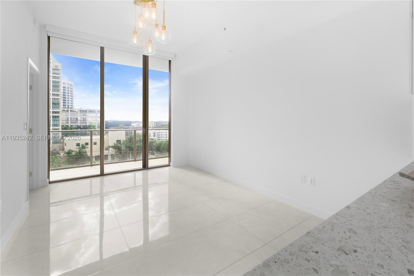 MR C RESIDENCES - Residential