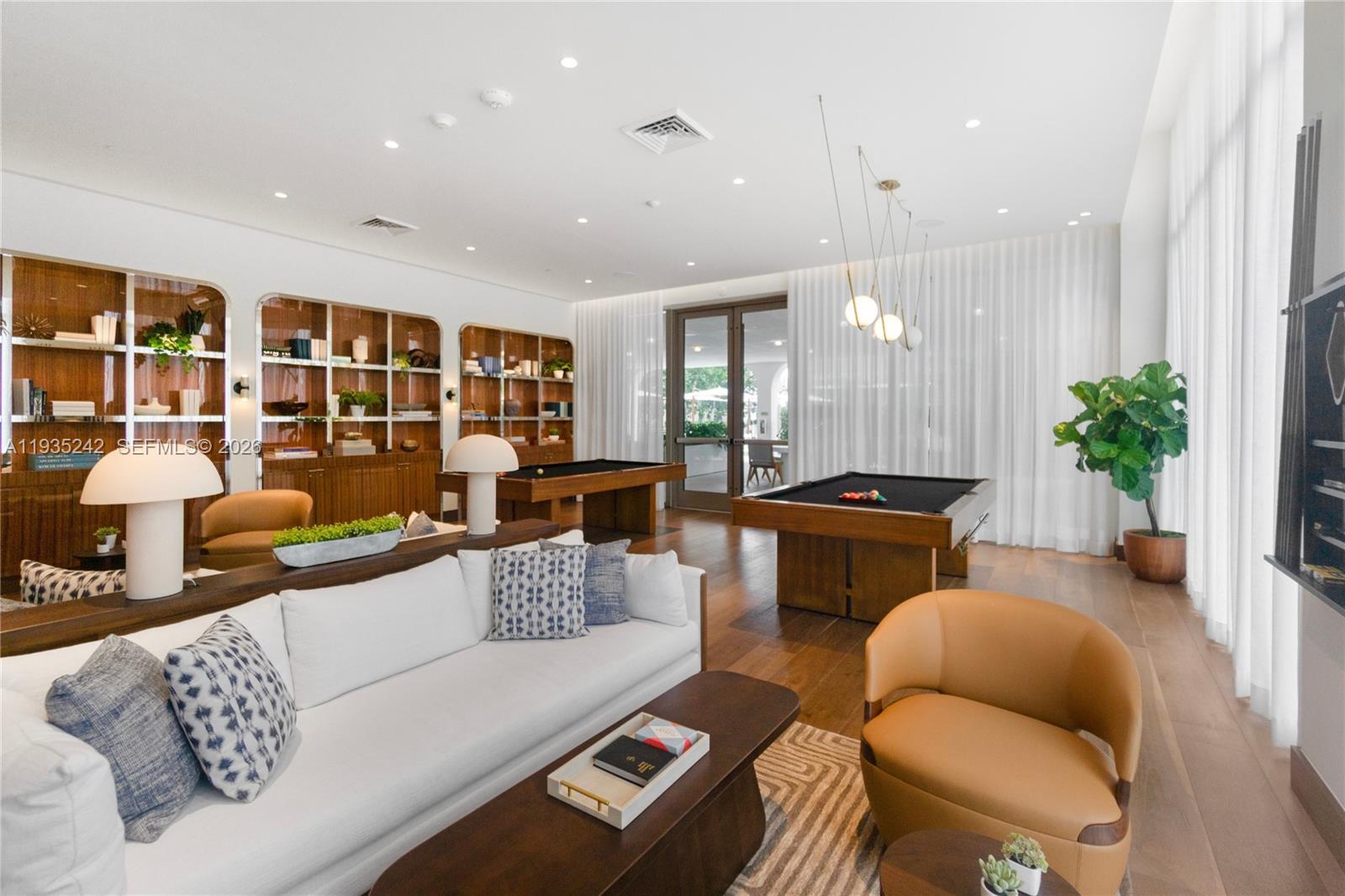 MR C RESIDENCES - Residential