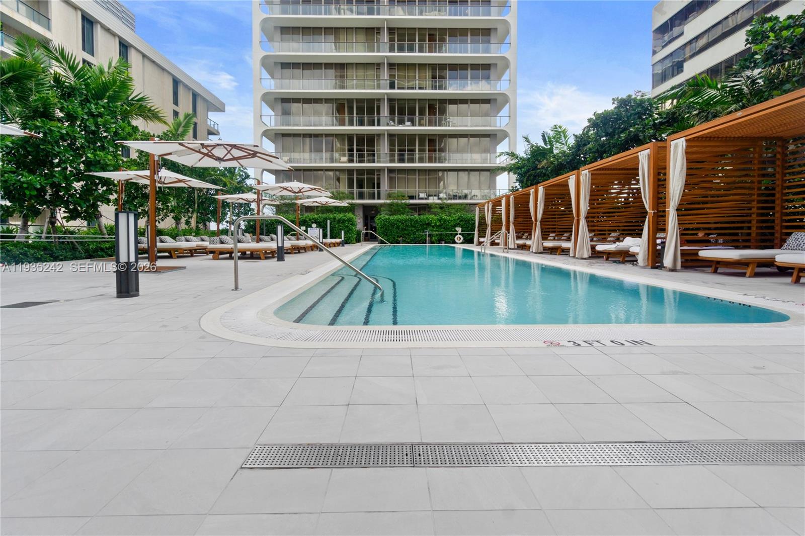 MR C RESIDENCES - Residential