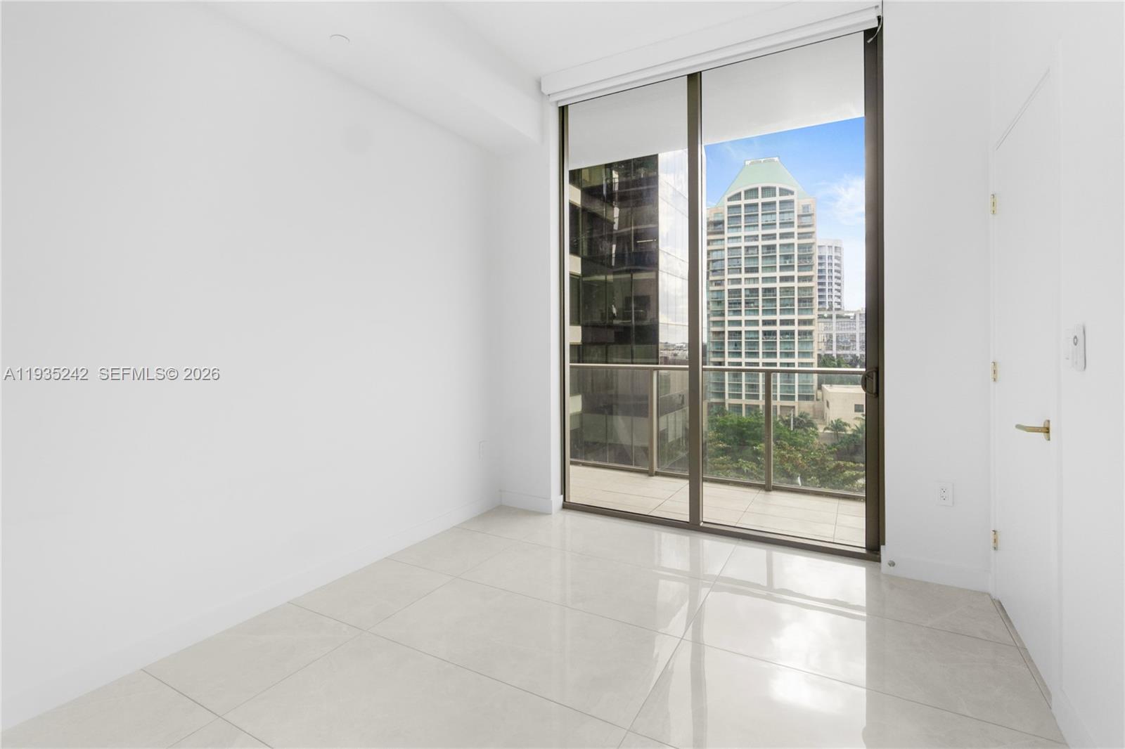 MR C RESIDENCES - Residential