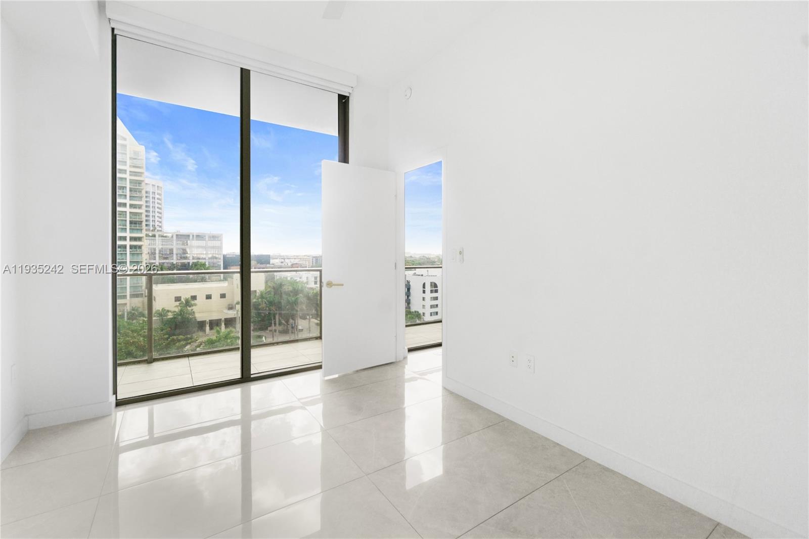 MR C RESIDENCES - Residential