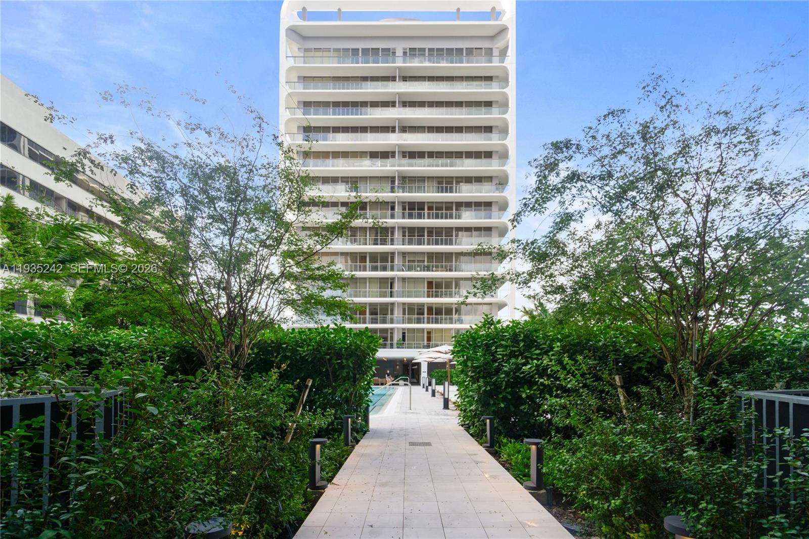 MR C RESIDENCES - Residential