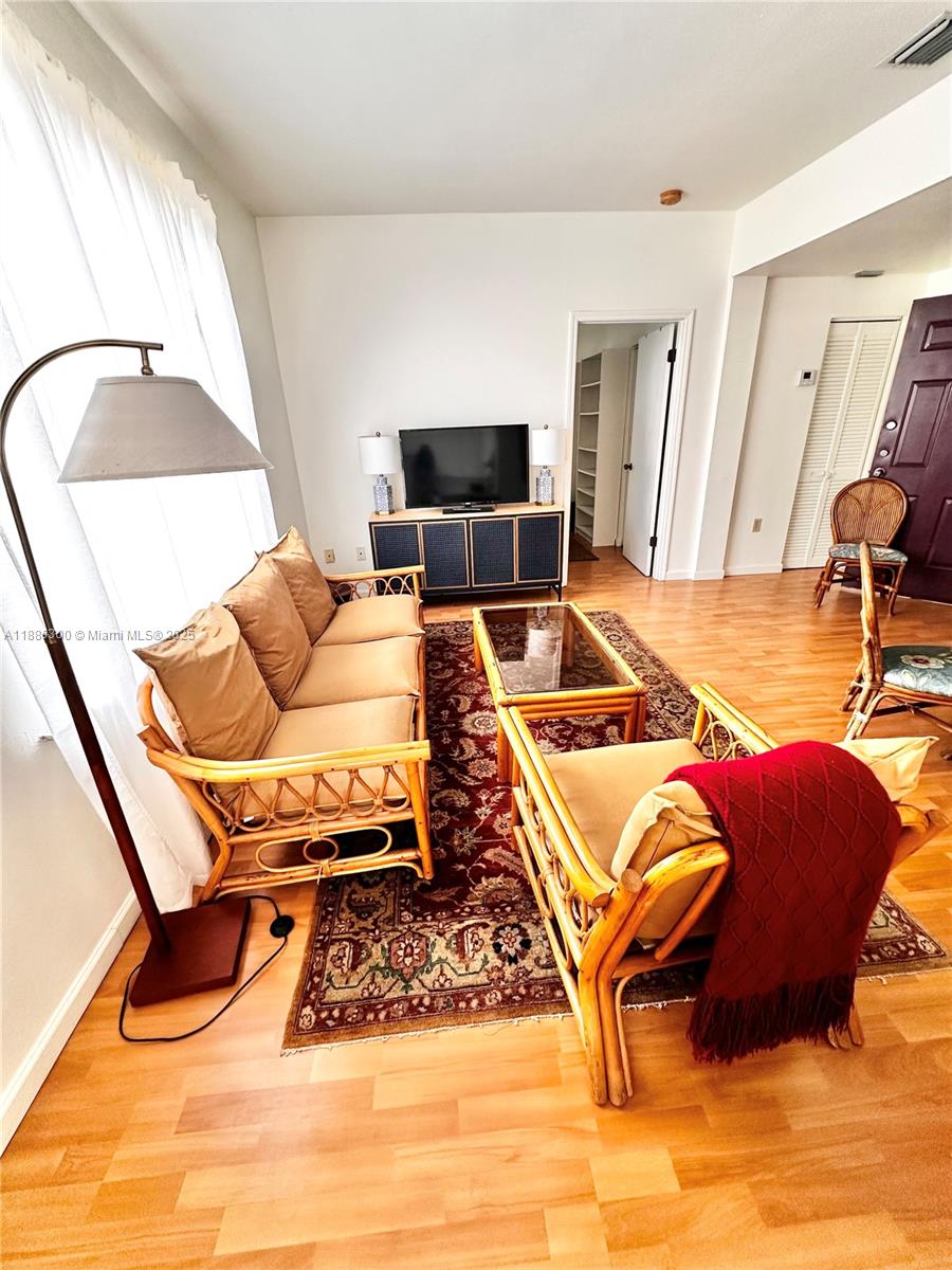 THE FLAMINGO CONDO - Residential Lease