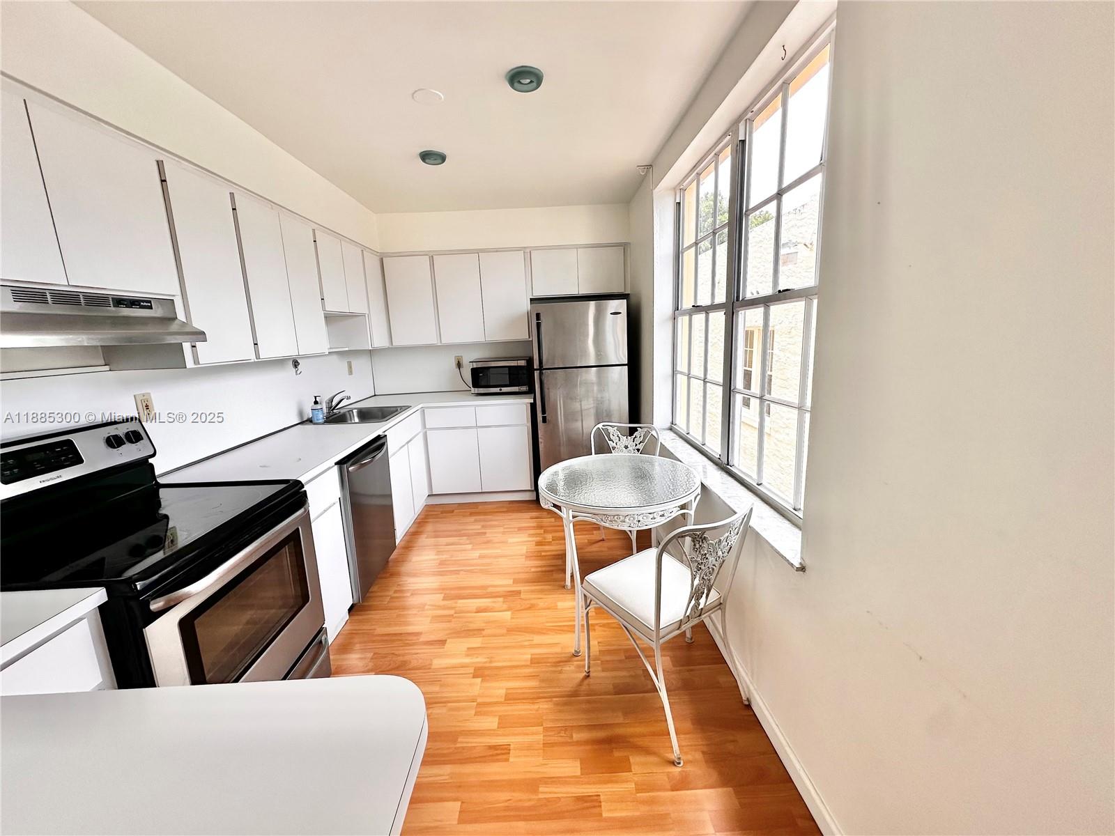 THE FLAMINGO CONDO - Residential Lease