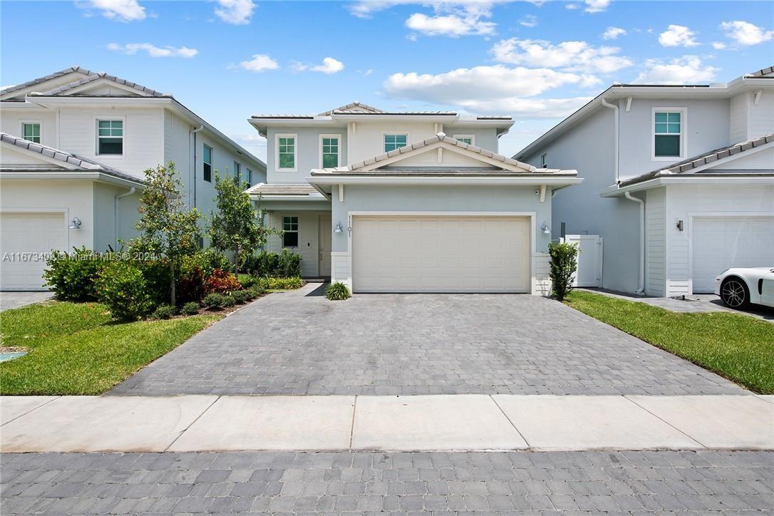 CRYSTAL LAKE 1ST SEC - Residential Lease