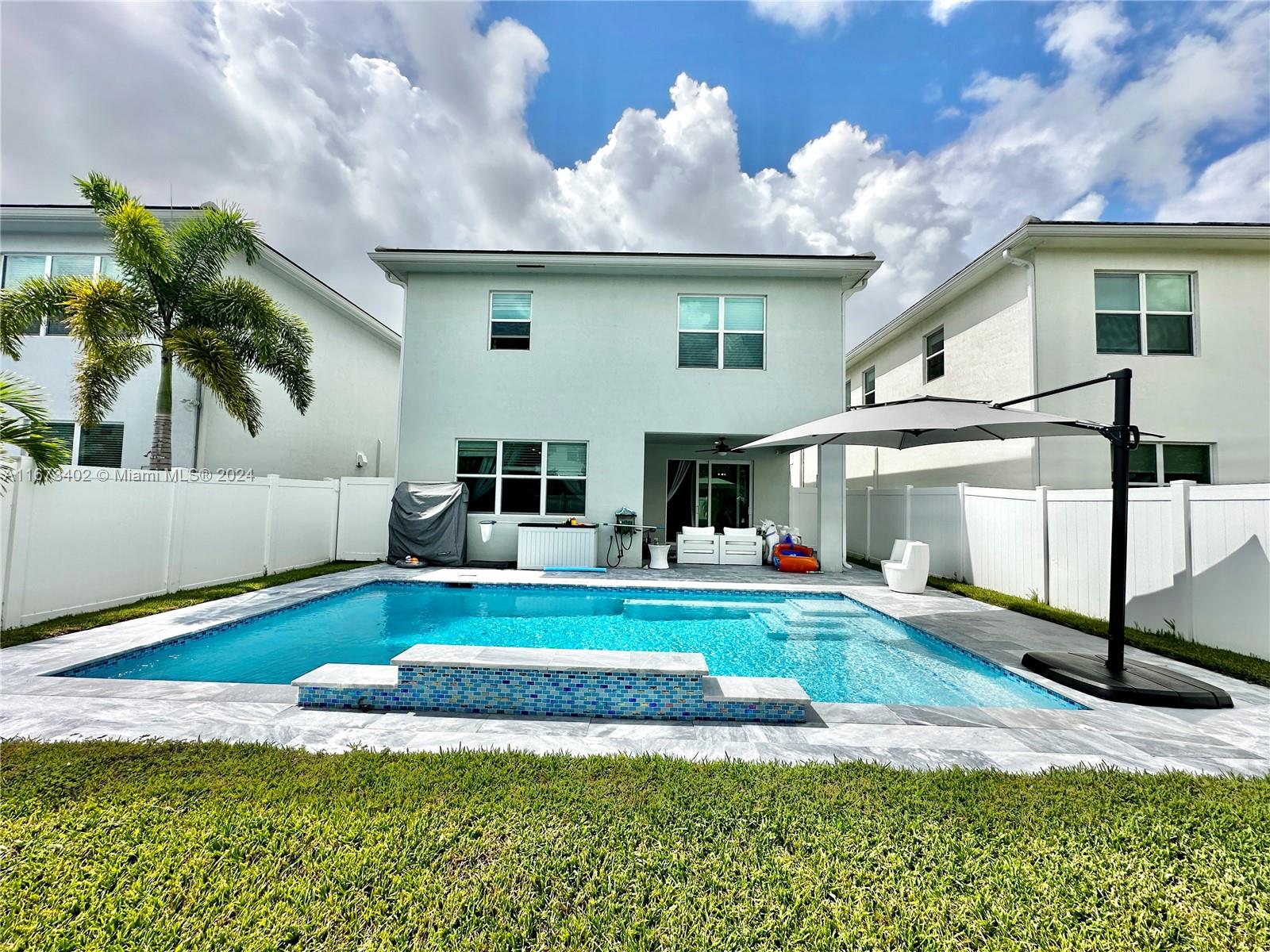 CRYSTAL LAKE 1ST SEC - Residential Lease