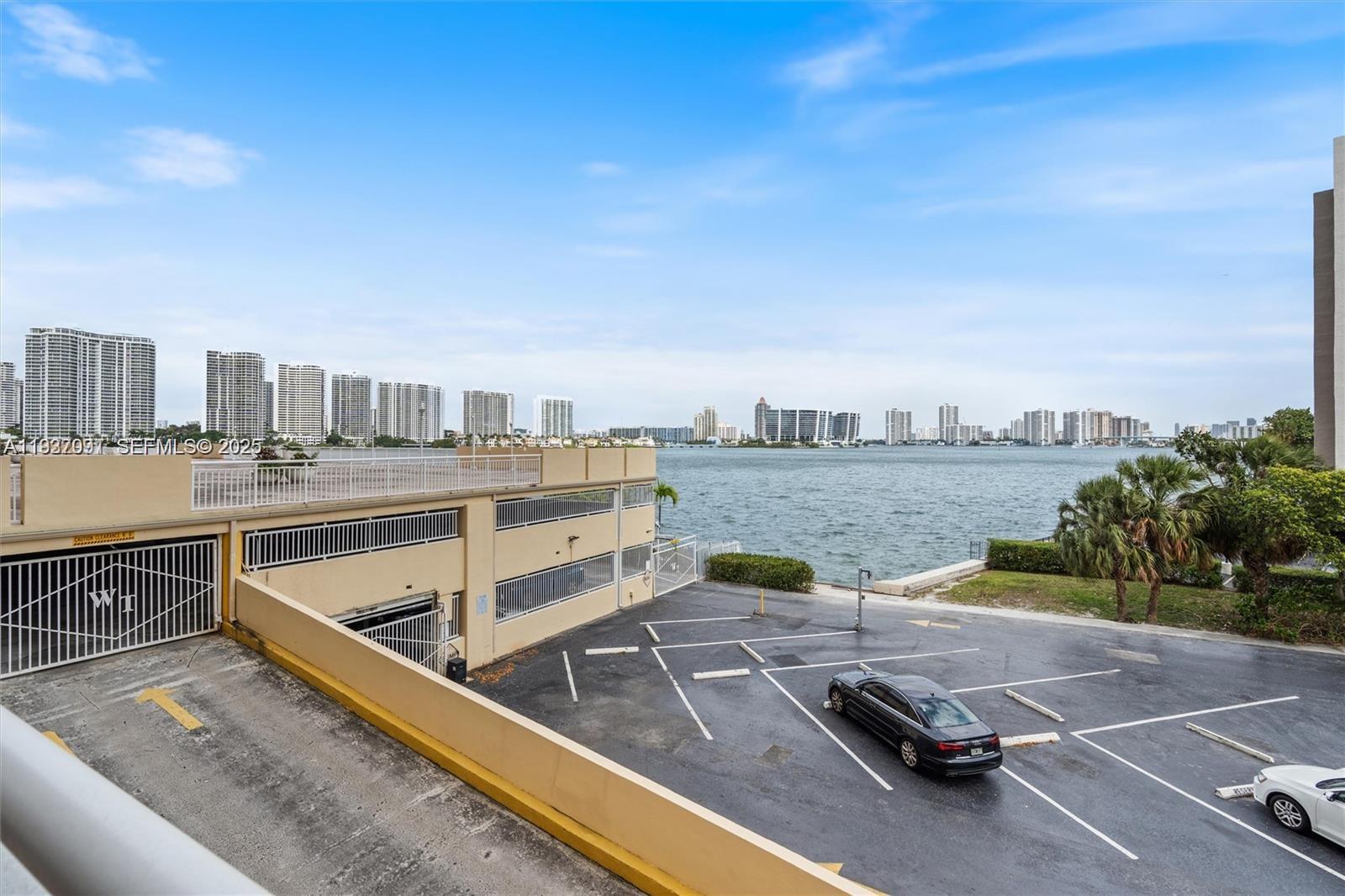 WINSTON TOWERS 200 - Residential