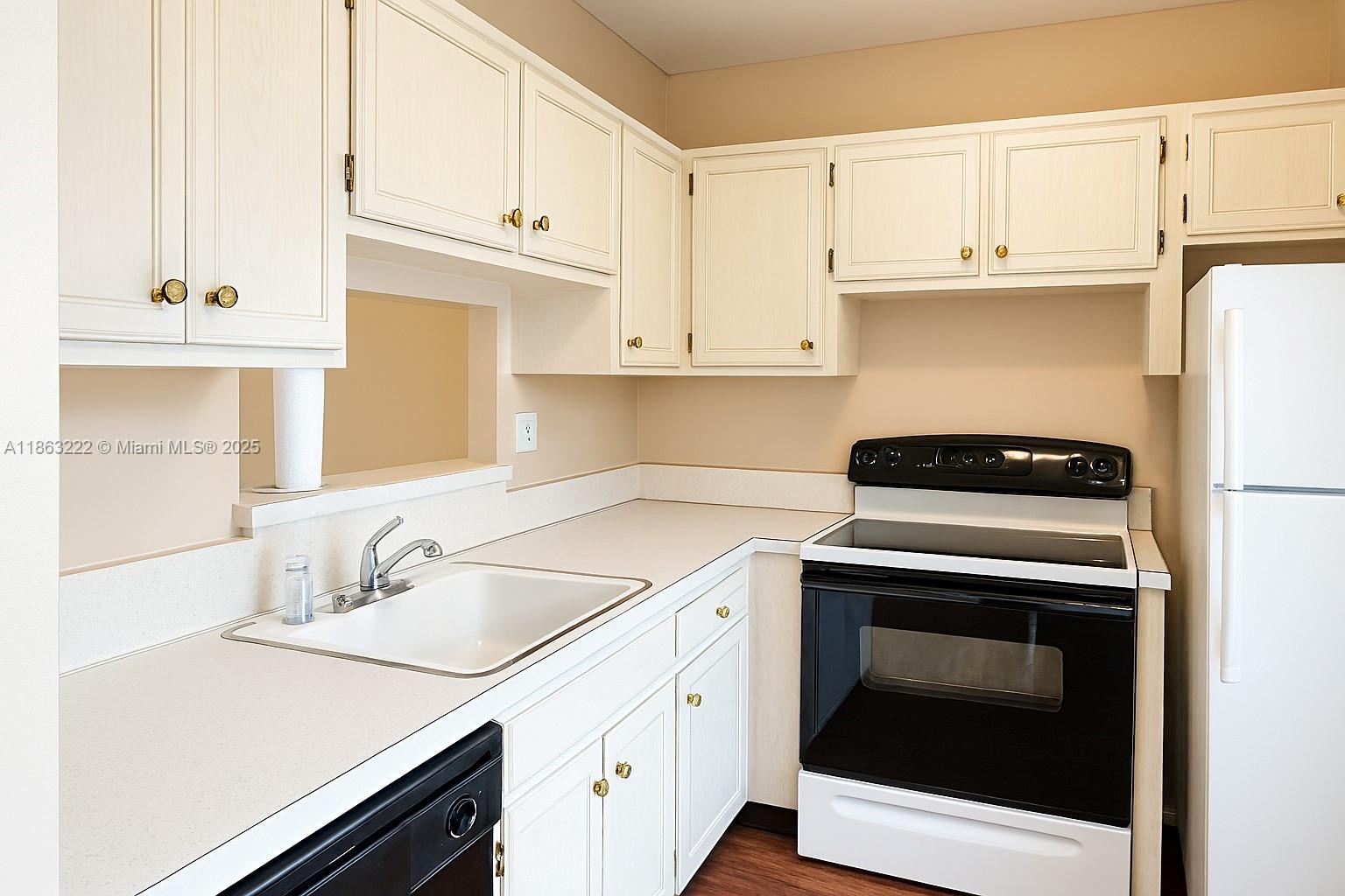 GERANIUM GARDENS CONDO - Residential