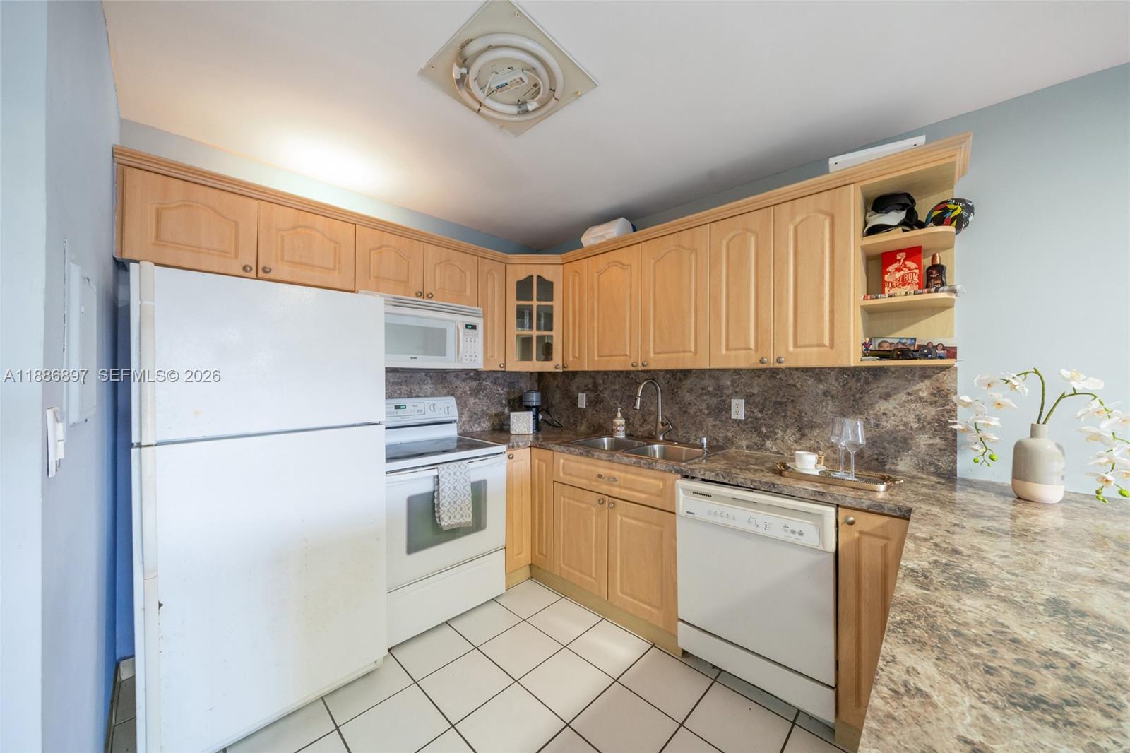 SANDORAL CONDO PH I - Residential