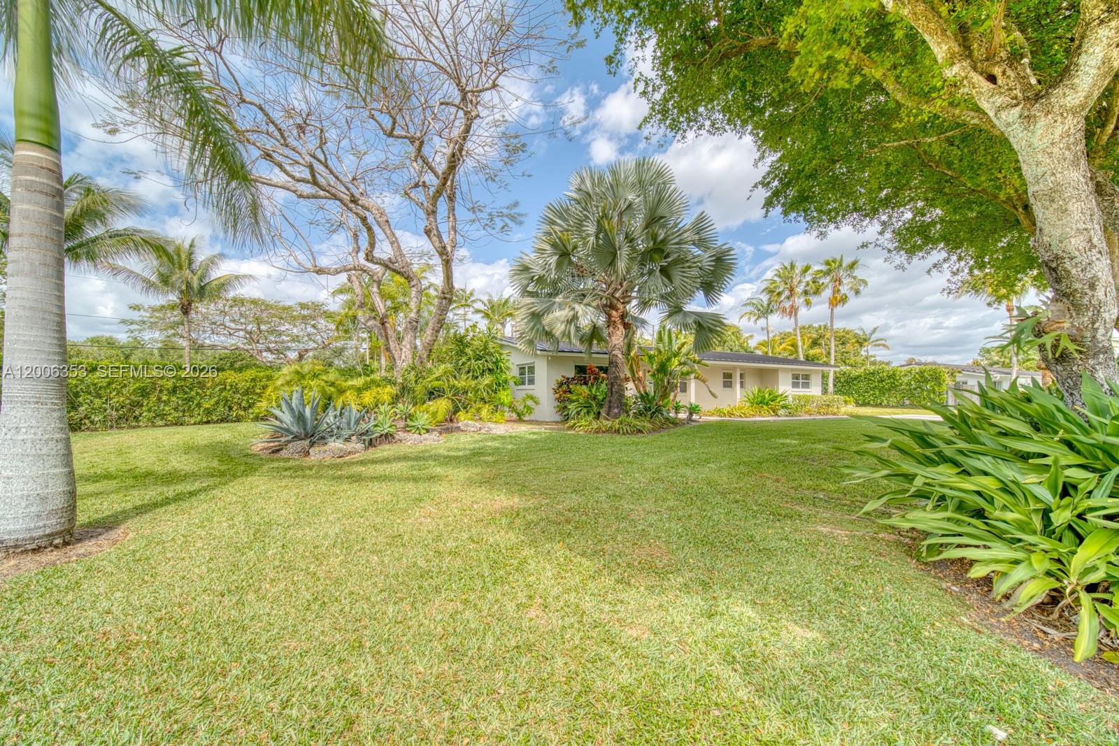 CORAL REEF ESTATES - Residential