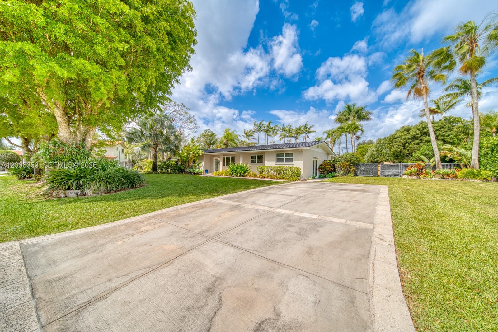 CORAL REEF ESTATES - Residential