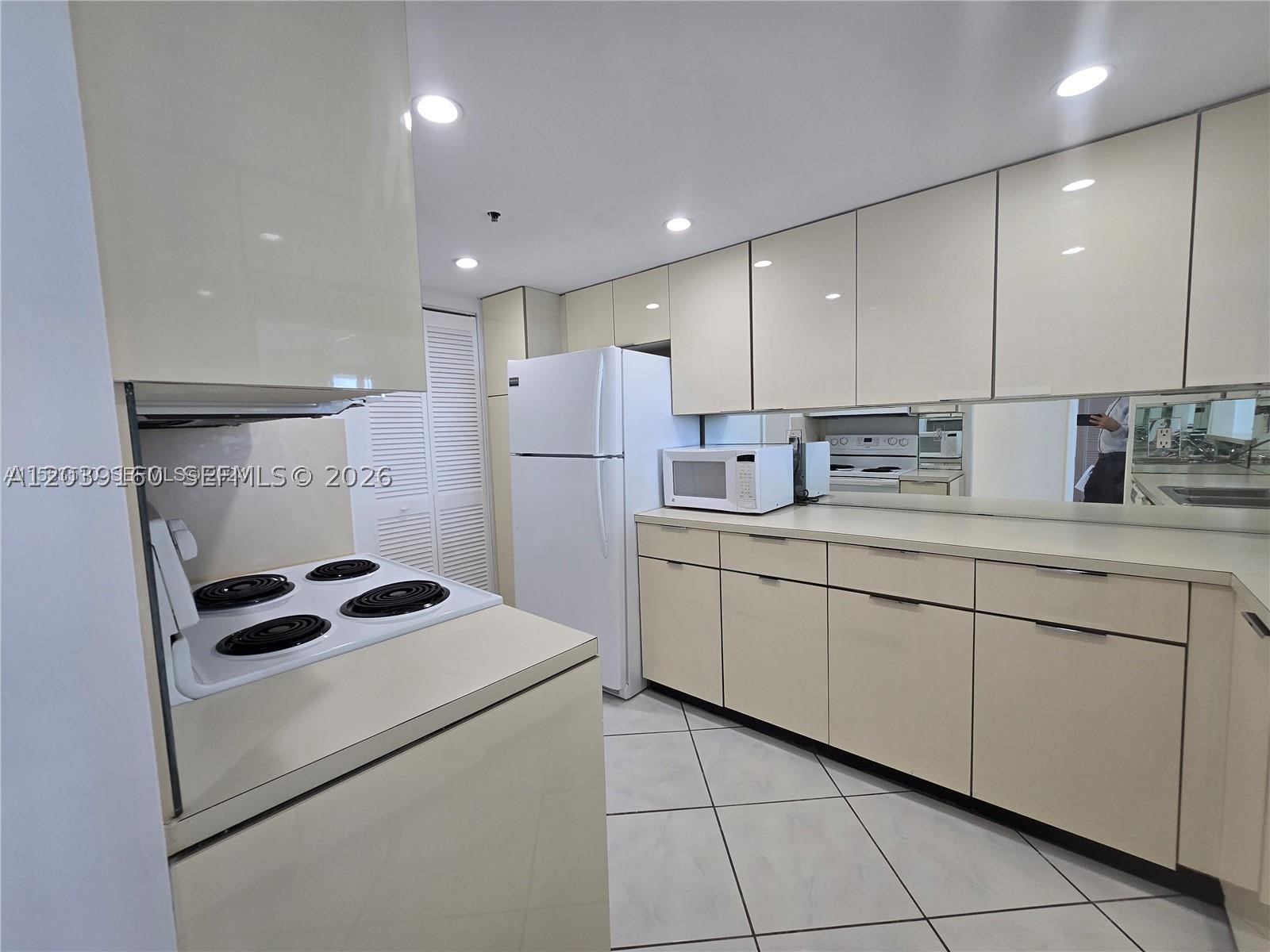 VENETIA CONDO - Residential Lease