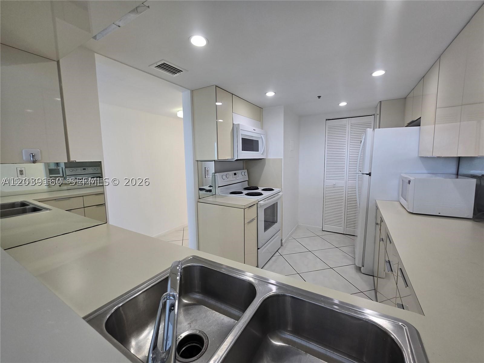 VENETIA CONDO - Residential Lease
