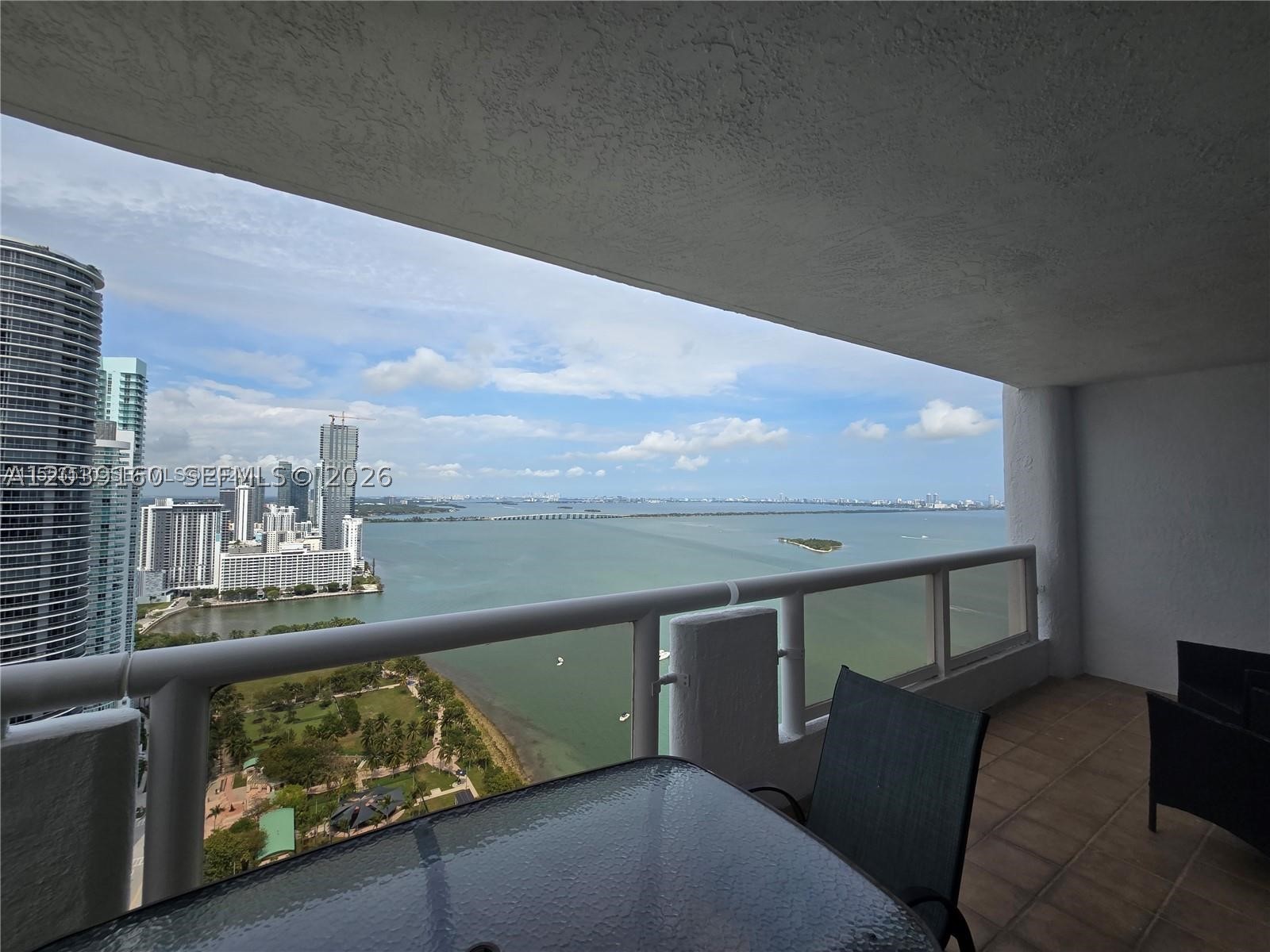 1717 N BAYSHORE DR #4137 MIAMI, FL 33132. THE GRAND CONDO. LARGE ONE BEDROOM 1.5 BATHS . BEAUTIFUL SPACIOUS BAY AND PARK VIEWS APARTMENT. READY TO MOVE IN. NEW DOORS TO EXTRA LARGE BALCONY FROM BEDROOM AND LIVING ROOM. WALKING CLOSETS PLUS MORE AND MORE CLOSETS. NICE KITCHEN WITH NICECABENT. IN SIDE HEATED POOL,SPA, GYM, MANY STORES AND RESTAURANTS ON GROUND LEVEL.