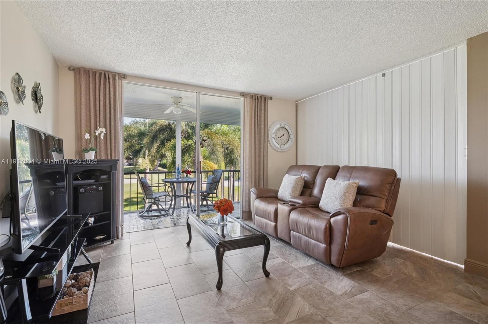 HOLLYBROOK GOLF AND - Residential