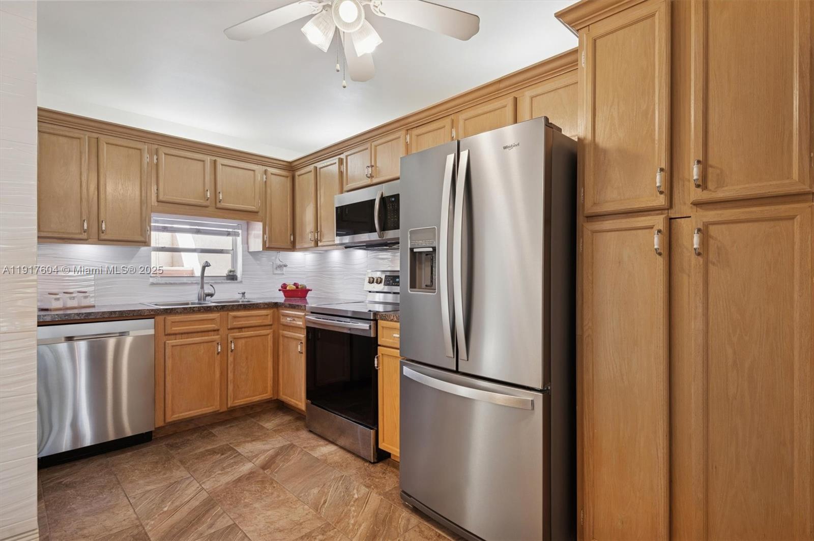 HOLLYBROOK GOLF AND - Residential