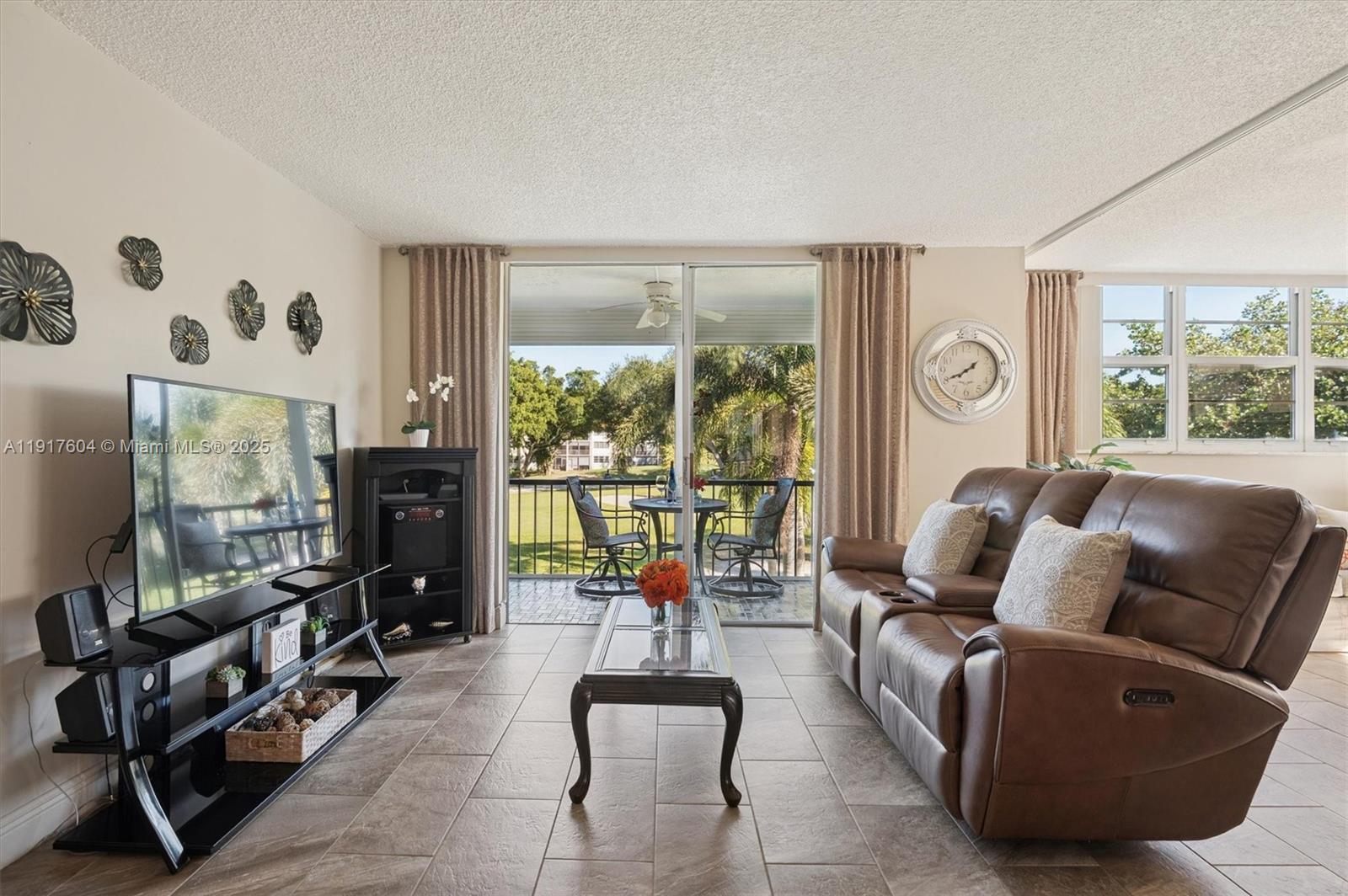 HOLLYBROOK GOLF AND - Residential